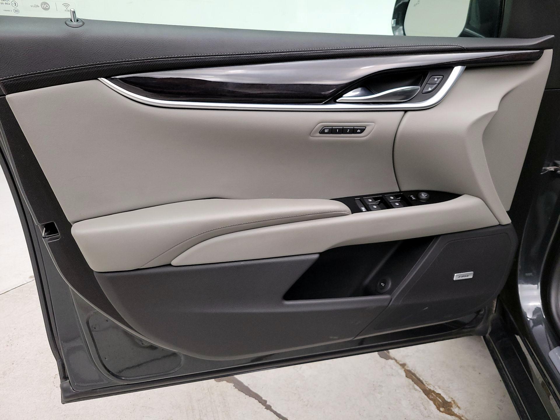 Thumbnail: 2016 Cadillac XTS - 12