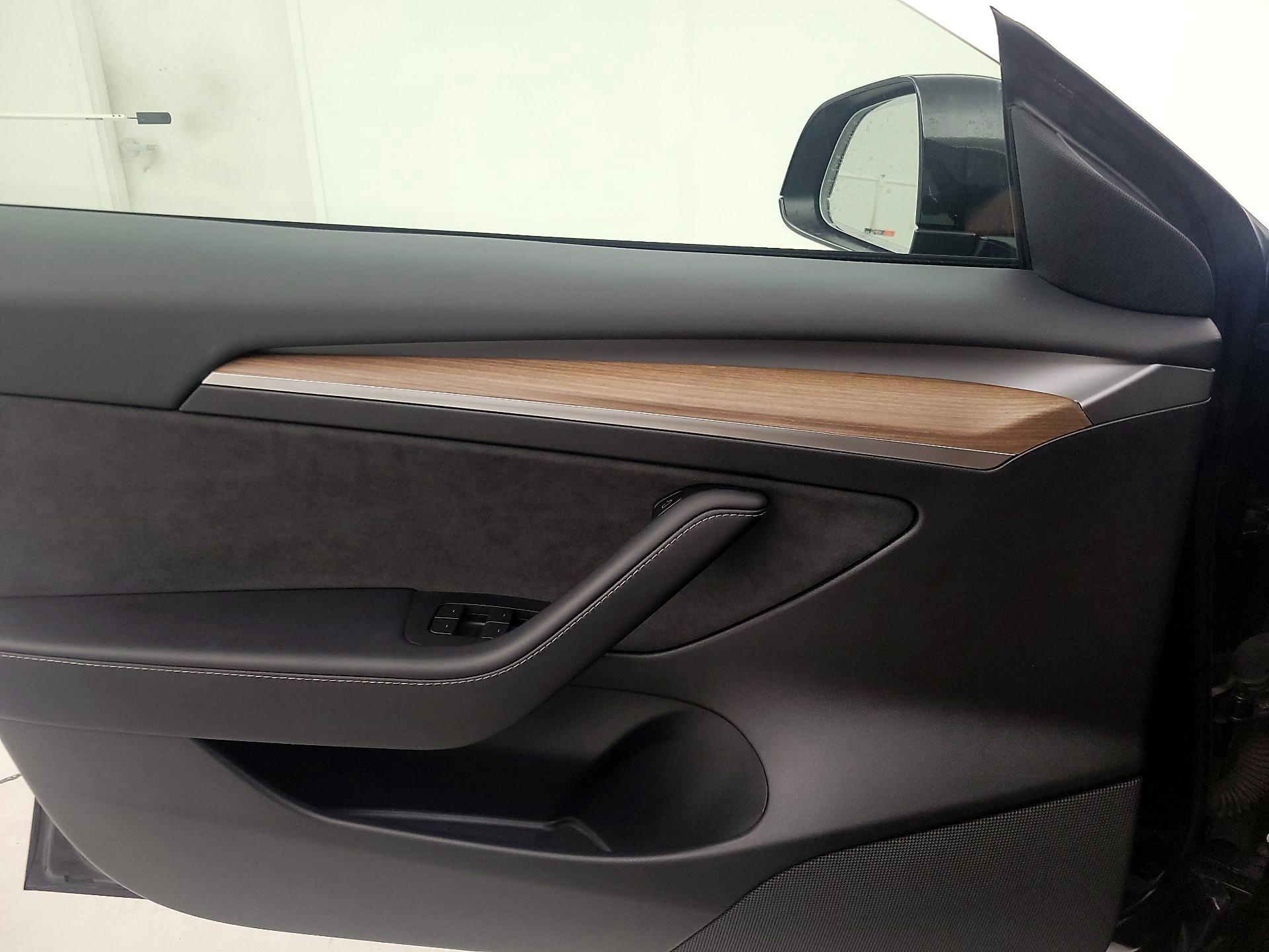 Thumbnail: 2022 Tesla Model 3 - 12