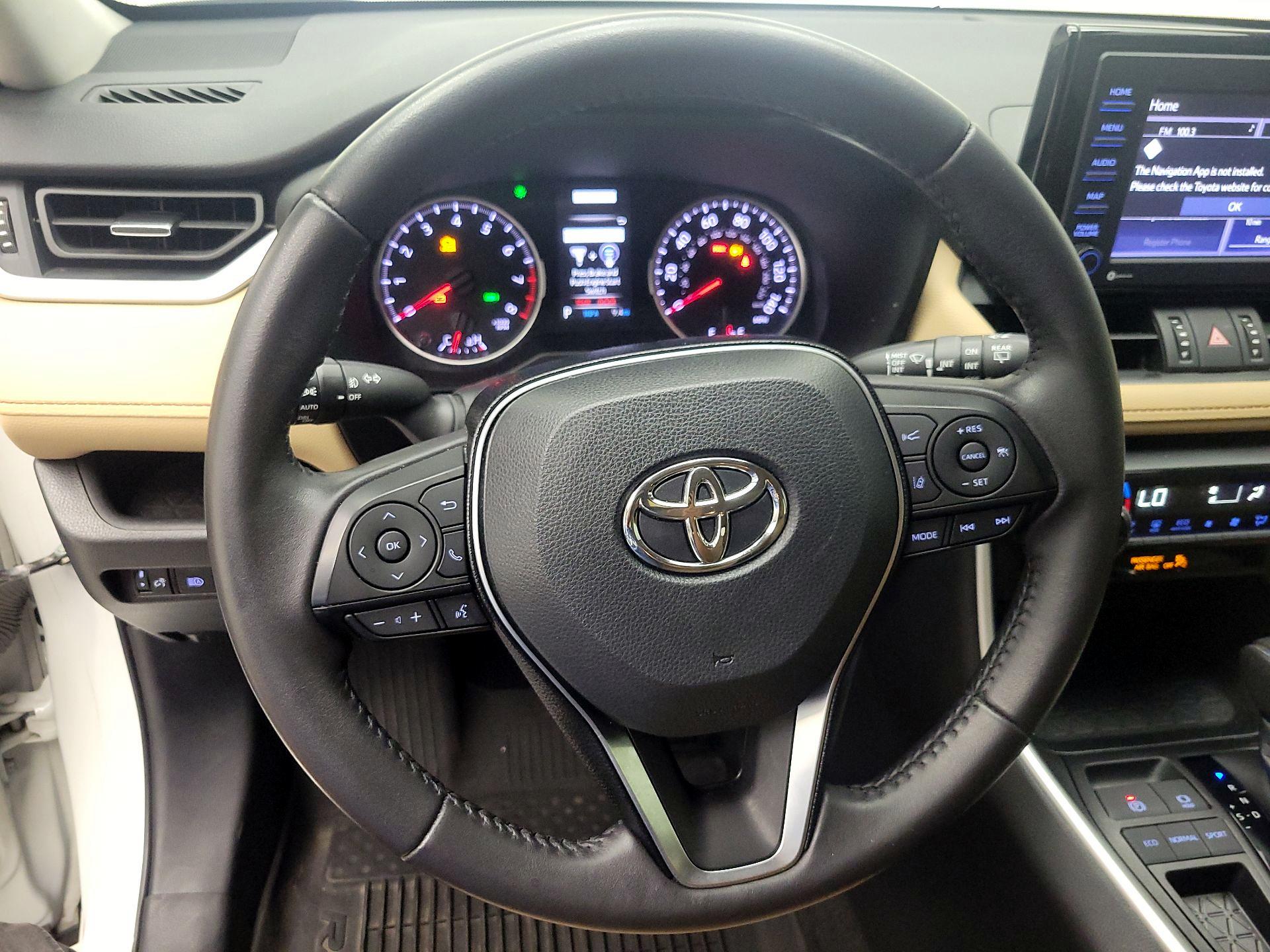 Thumbnail: 2021 Toyota RAV4 - 10