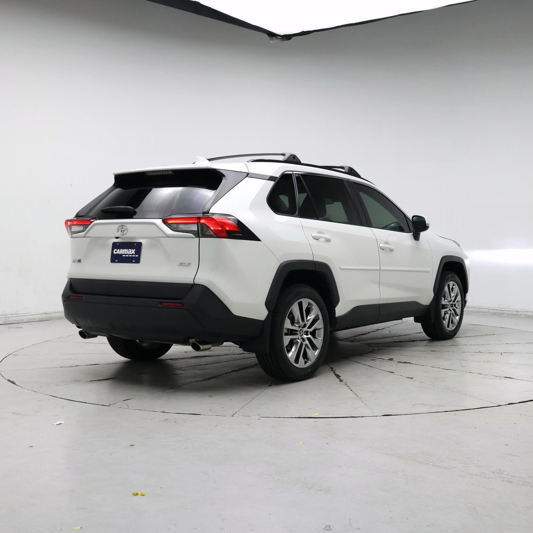 Thumbnail: 2021 Toyota RAV4 - 8