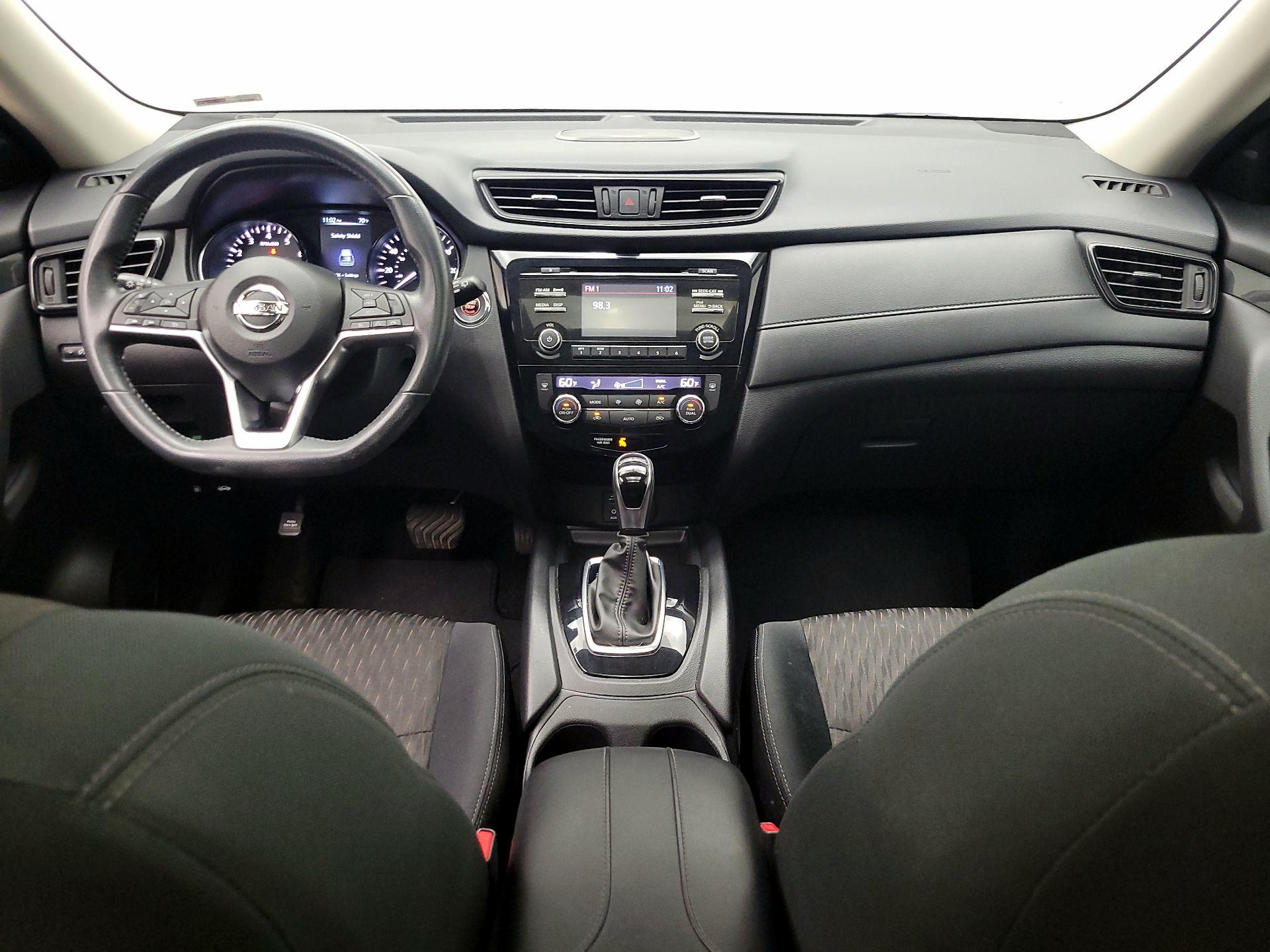 Thumbnail: 2017 Nissan Rogue - 9