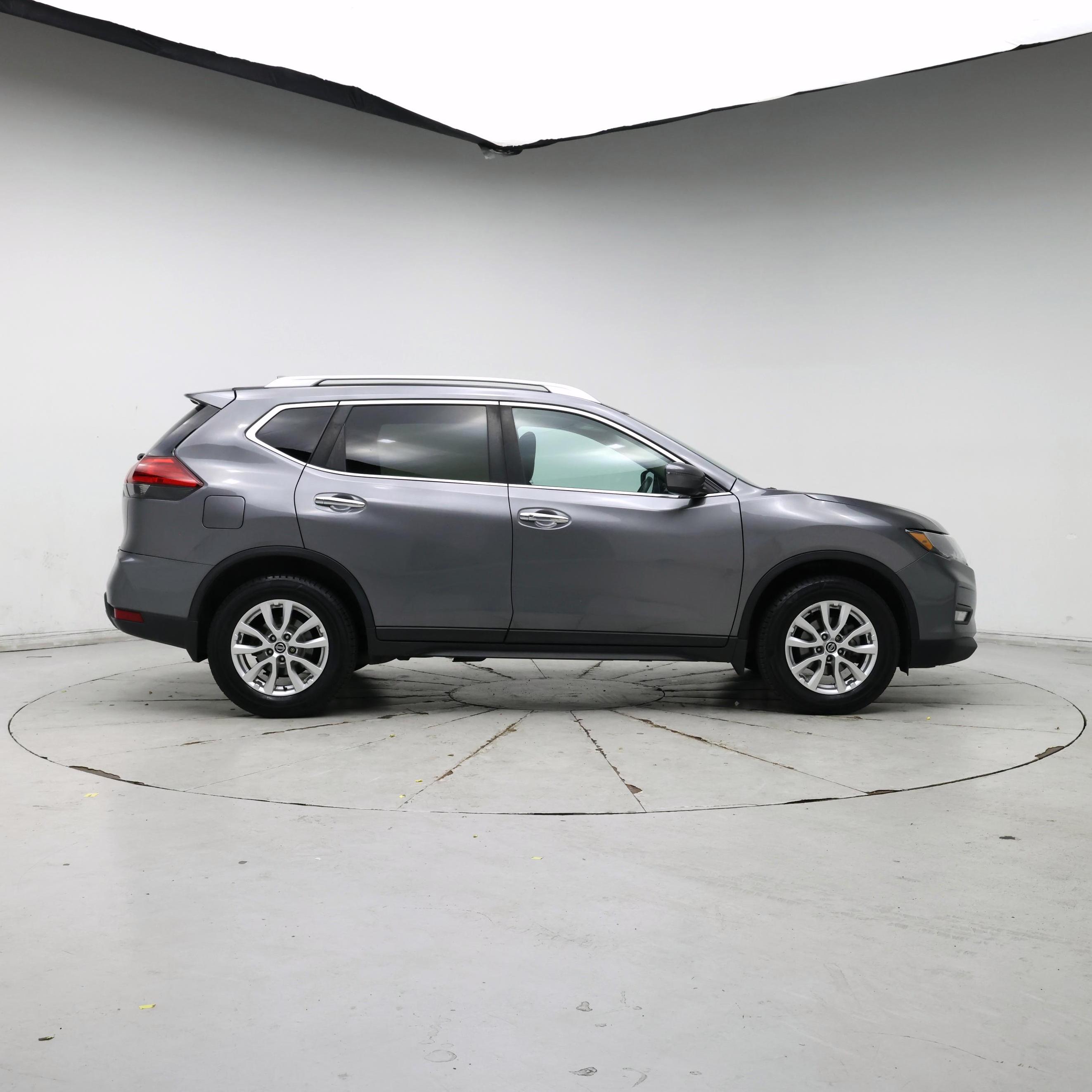 Thumbnail: 2017 Nissan Rogue - 7