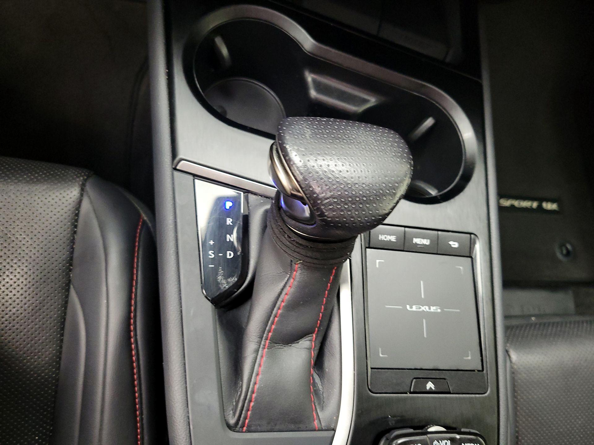 Thumbnail: 2021 Lexus UX - 17