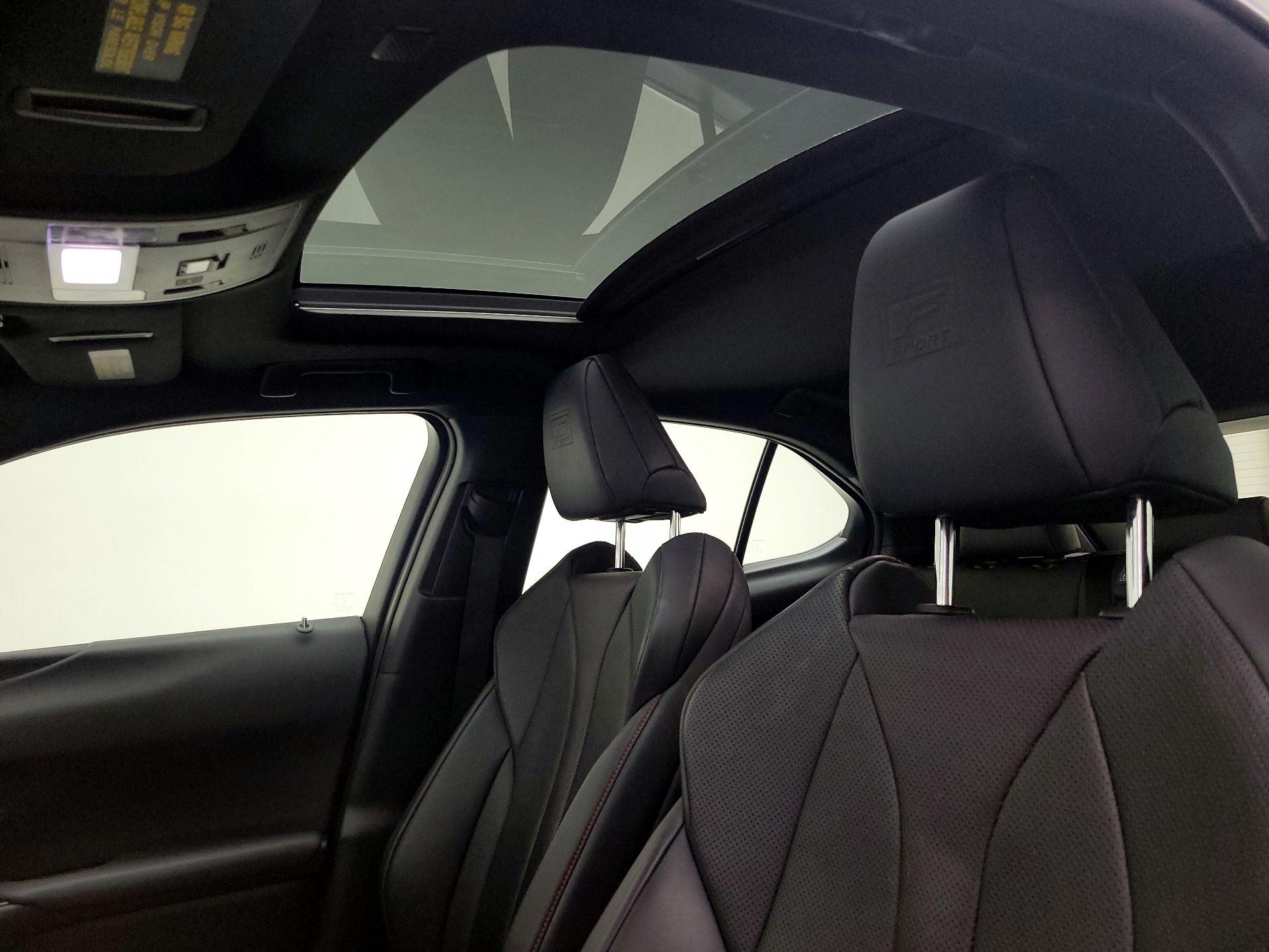 Thumbnail: 2021 Lexus UX - 19