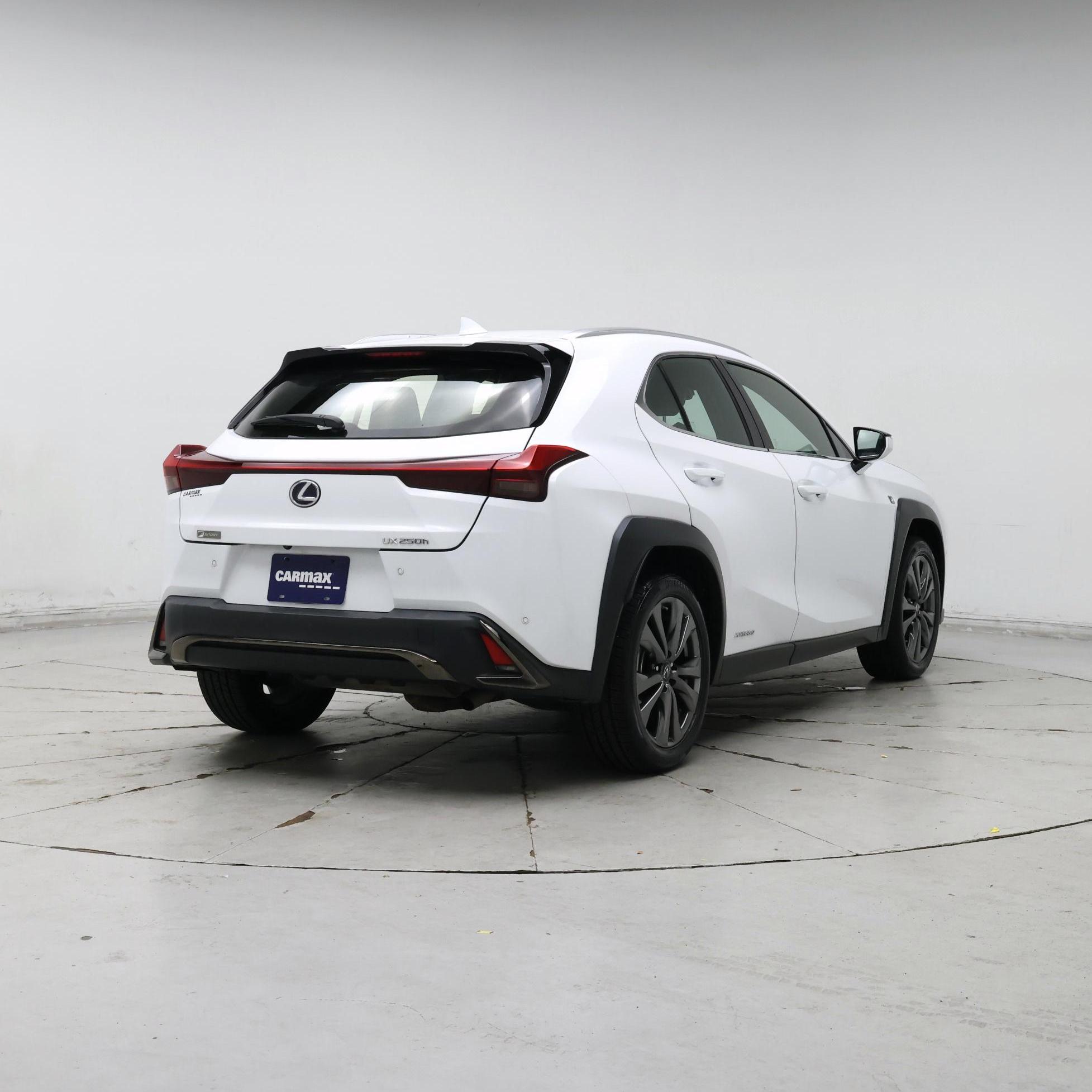 Thumbnail: 2021 Lexus UX - 8