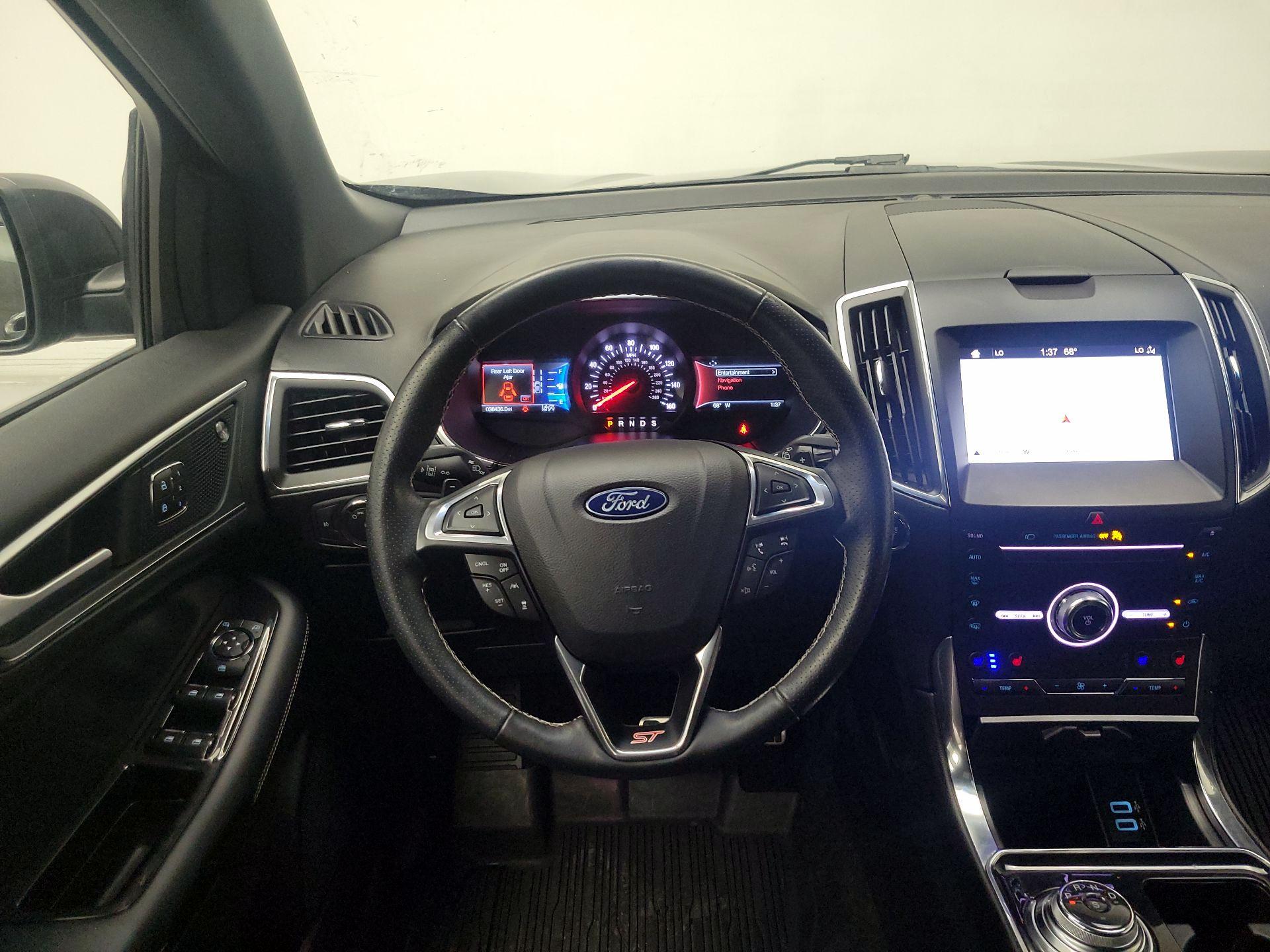 Thumbnail: 2019 Ford Edge - 10