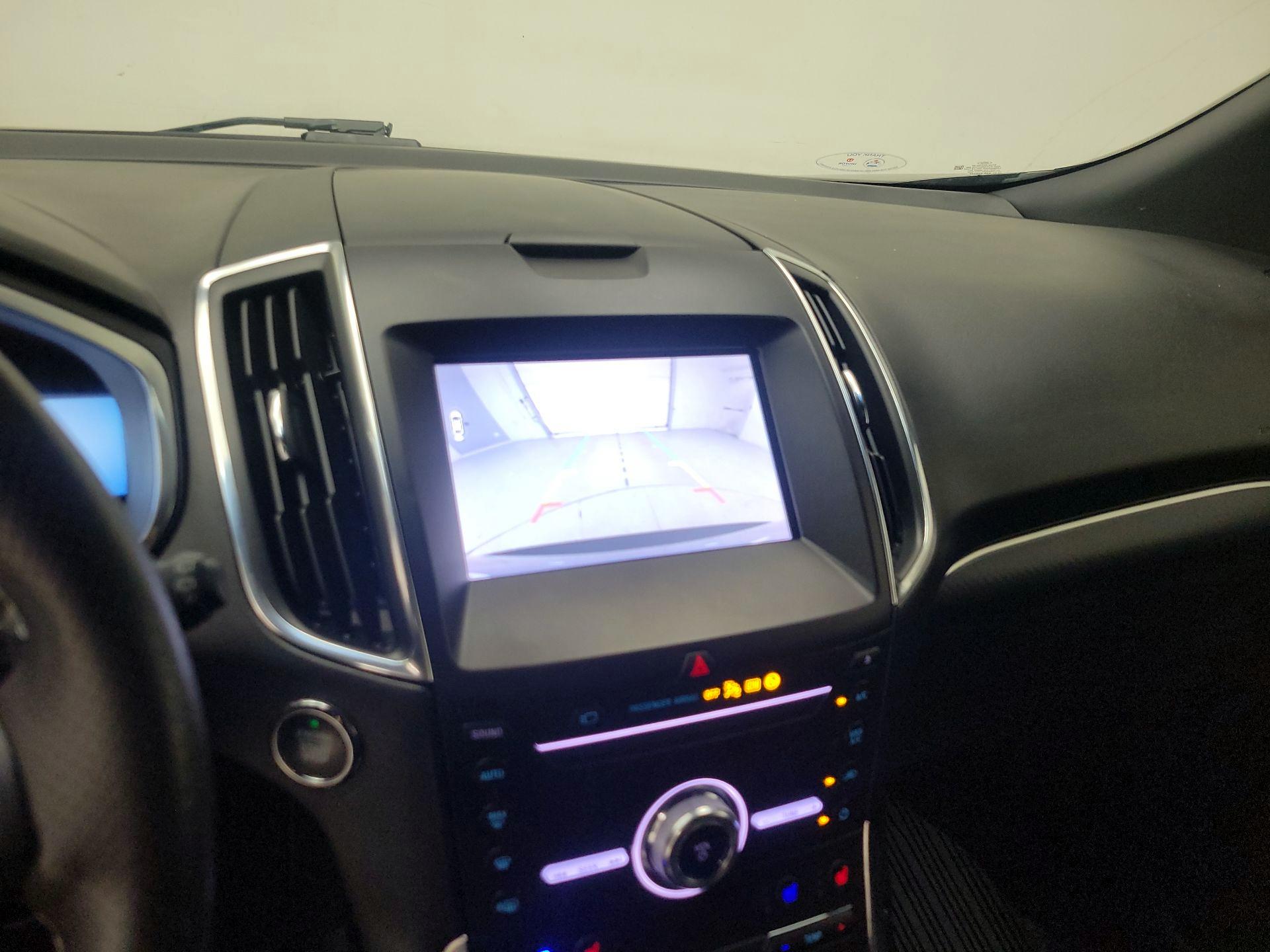 Thumbnail: 2019 Ford Edge - 14