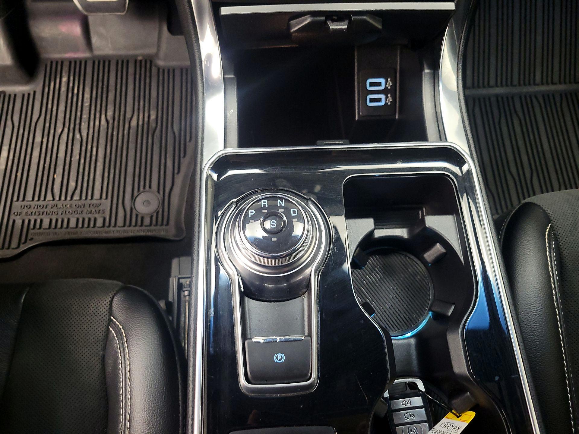 Thumbnail: 2019 Ford Edge - 17