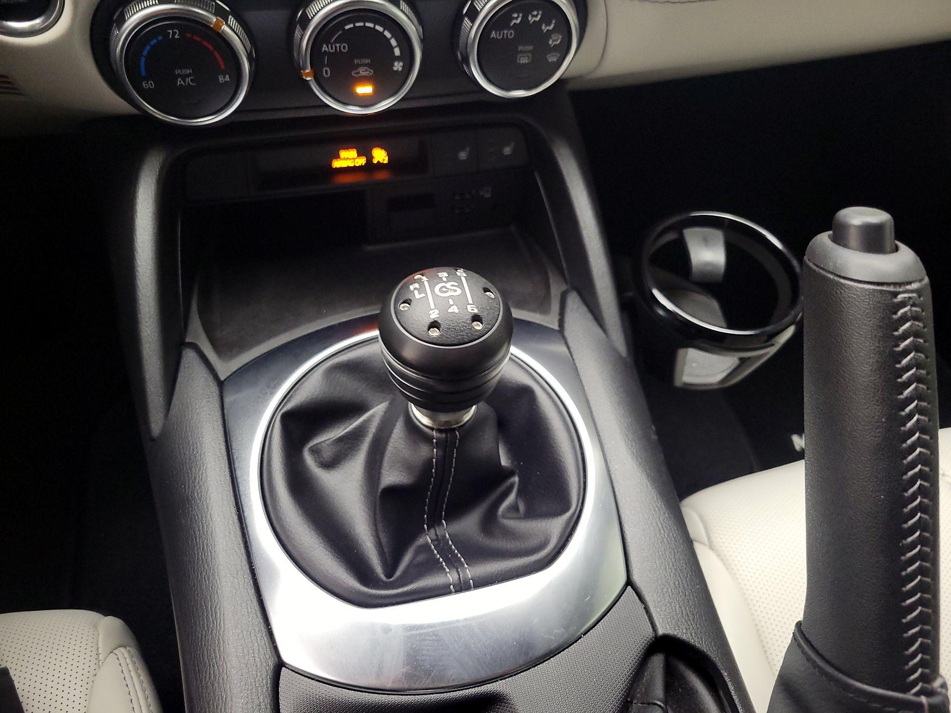 Thumbnail: 2021 Mazda MX-5 Miata - 18