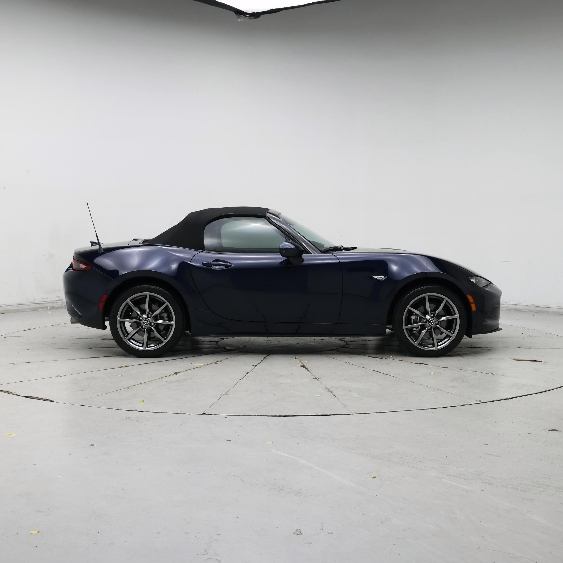Thumbnail: 2021 Mazda MX-5 Miata - 7