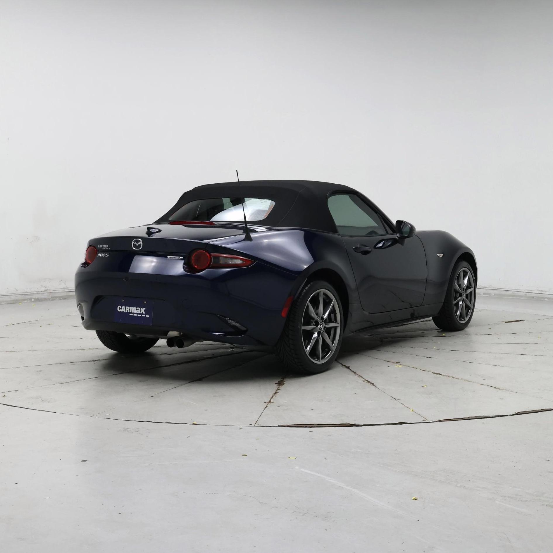 Thumbnail: 2021 Mazda MX-5 Miata - 8