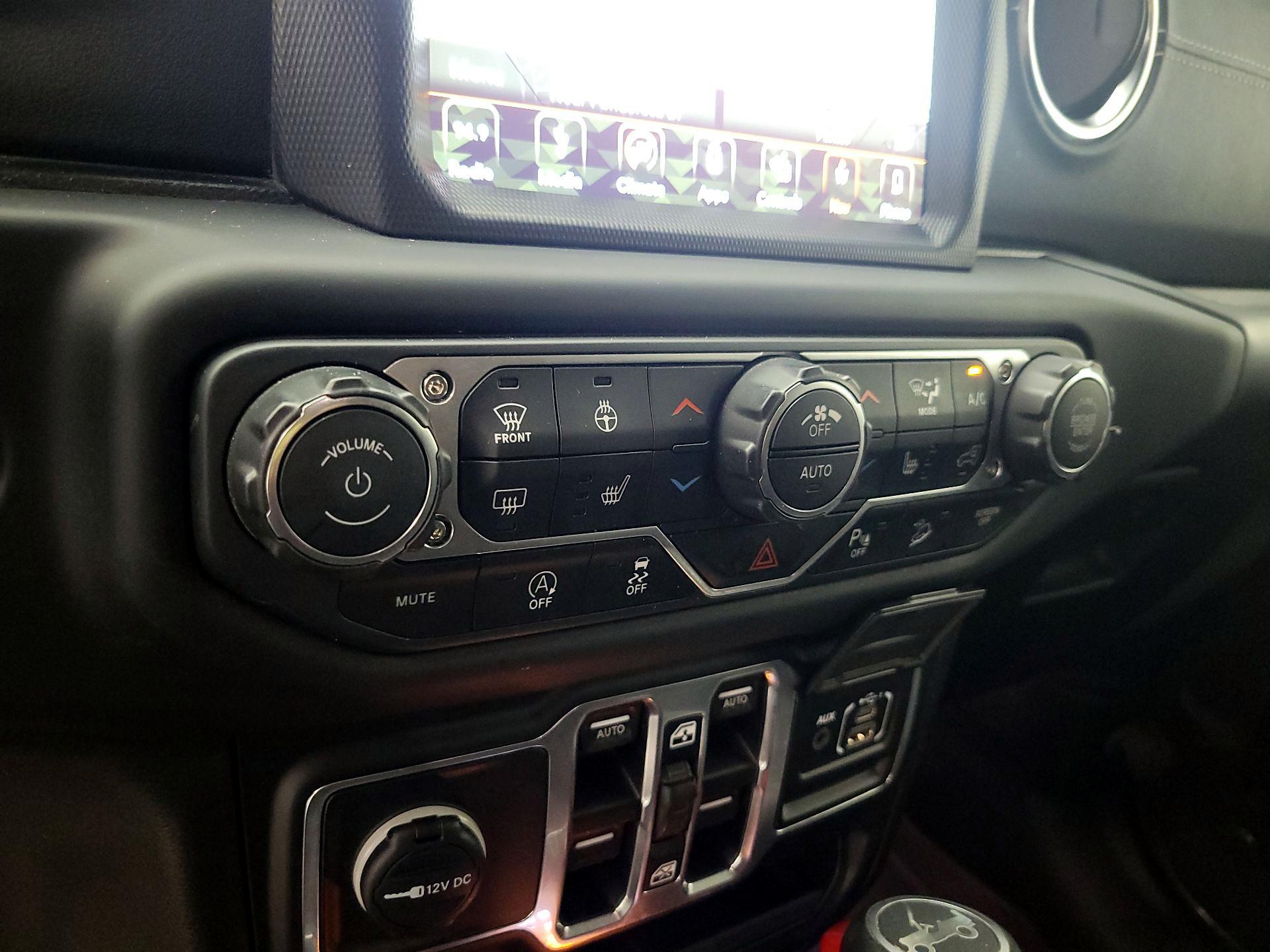 Thumbnail: 2018 Jeep Wrangler - 17