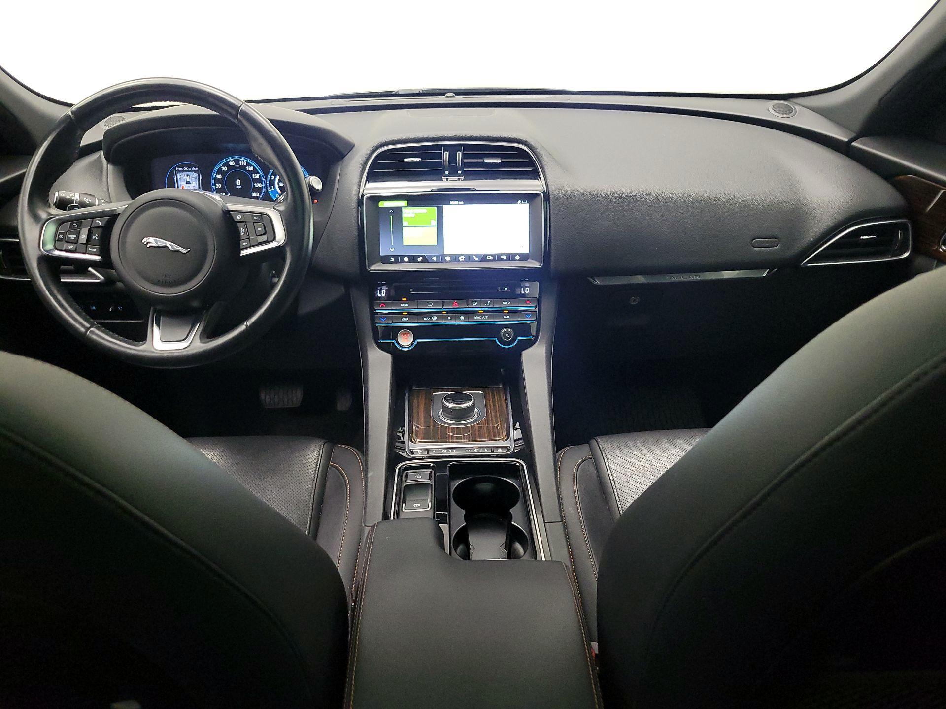 Thumbnail: 2018 Jaguar F-Pace - 9