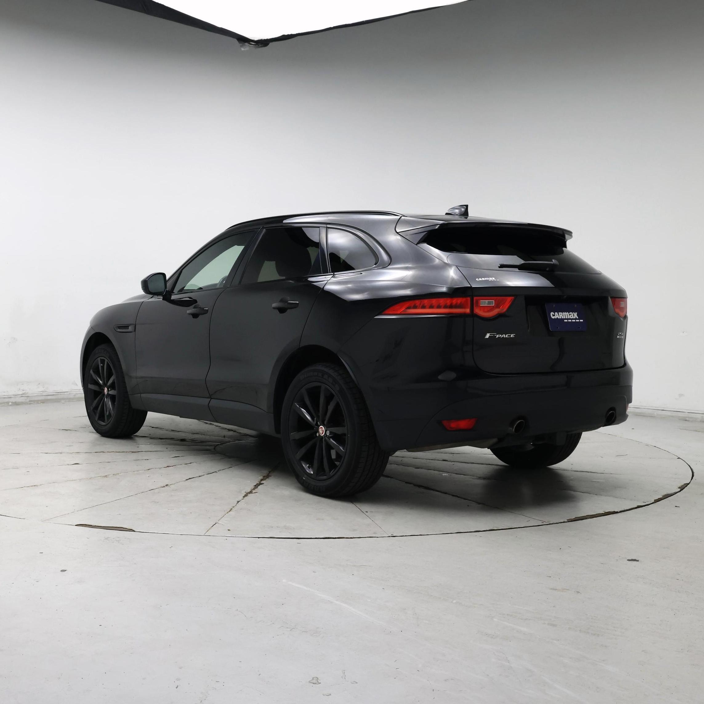Thumbnail: 2018 Jaguar F-Pace - 2