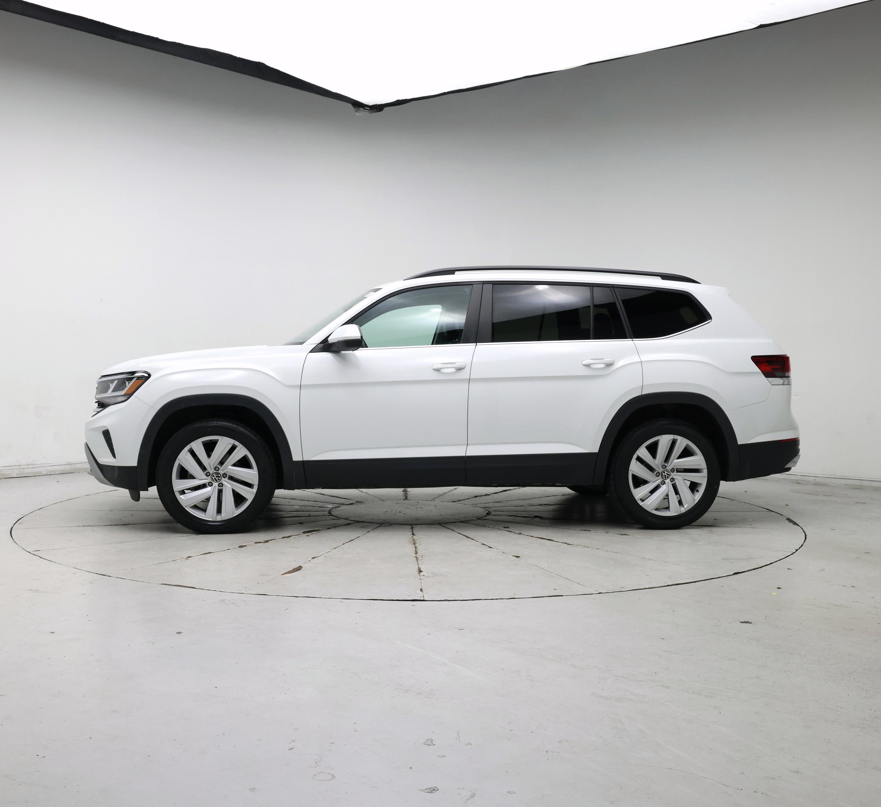 Thumbnail: 2021 Volkswagen Atlas - 3