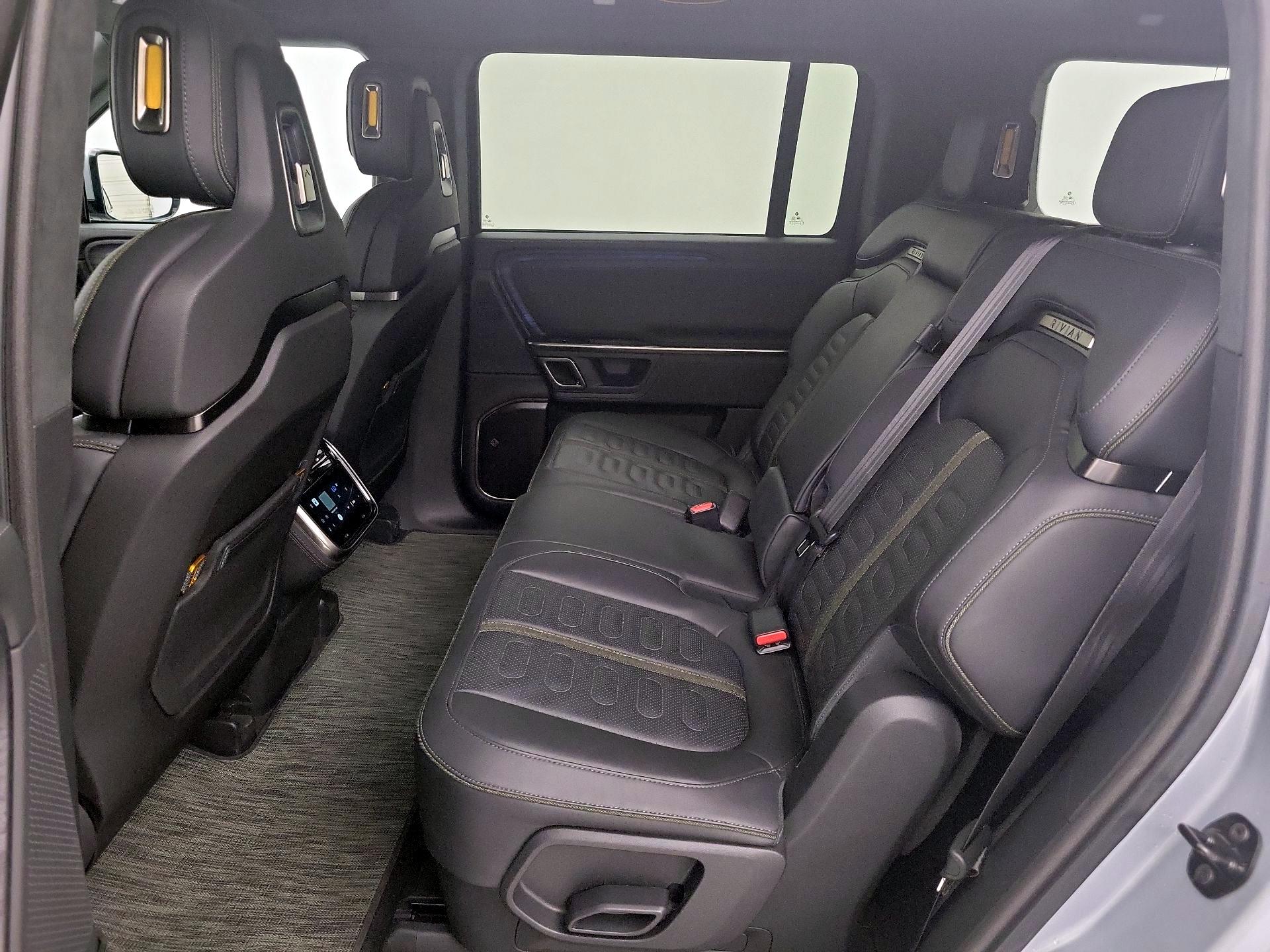 Thumbnail: 2024 Rivian R1S - 20