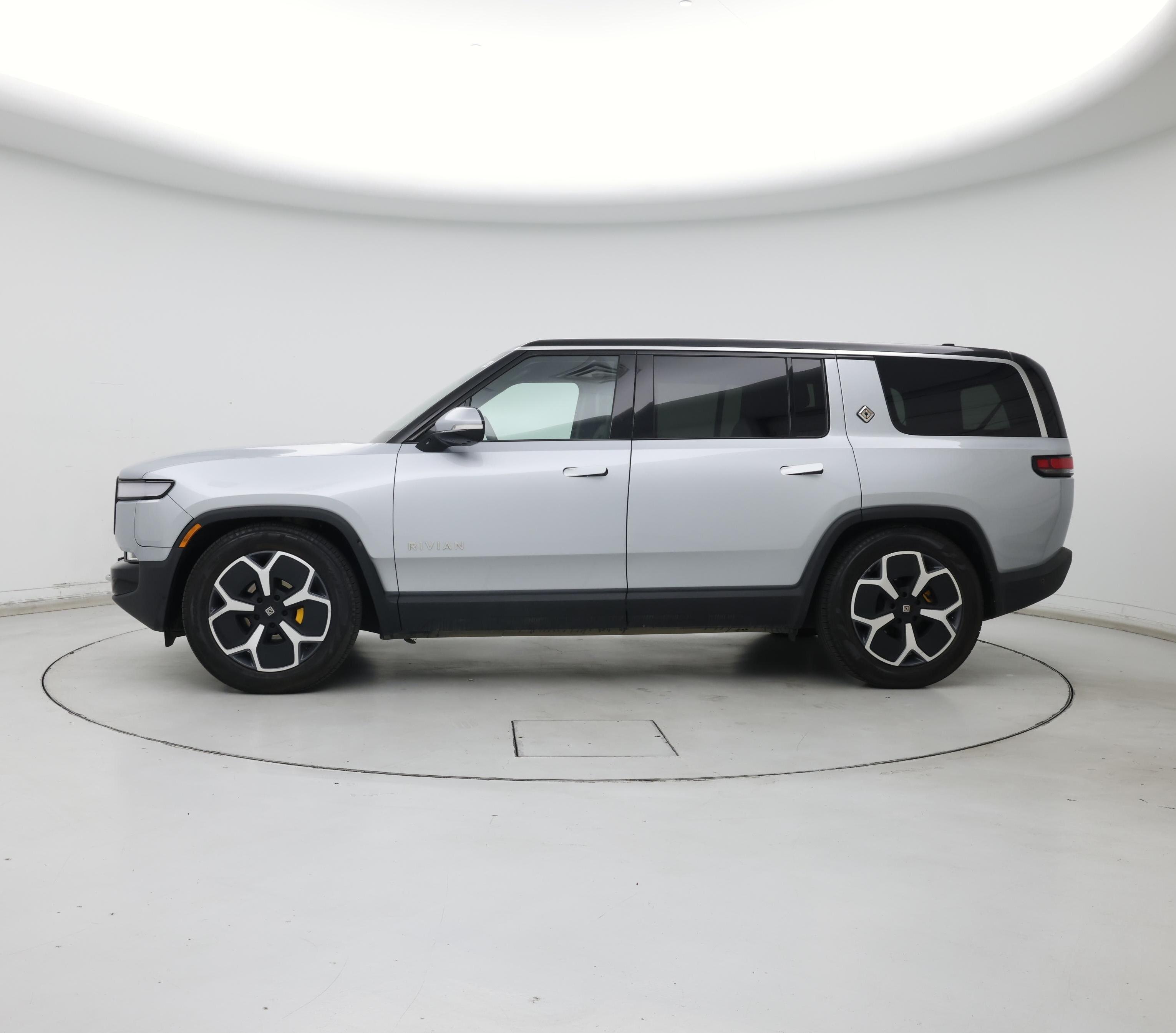 Thumbnail: 2024 Rivian R1S - 3