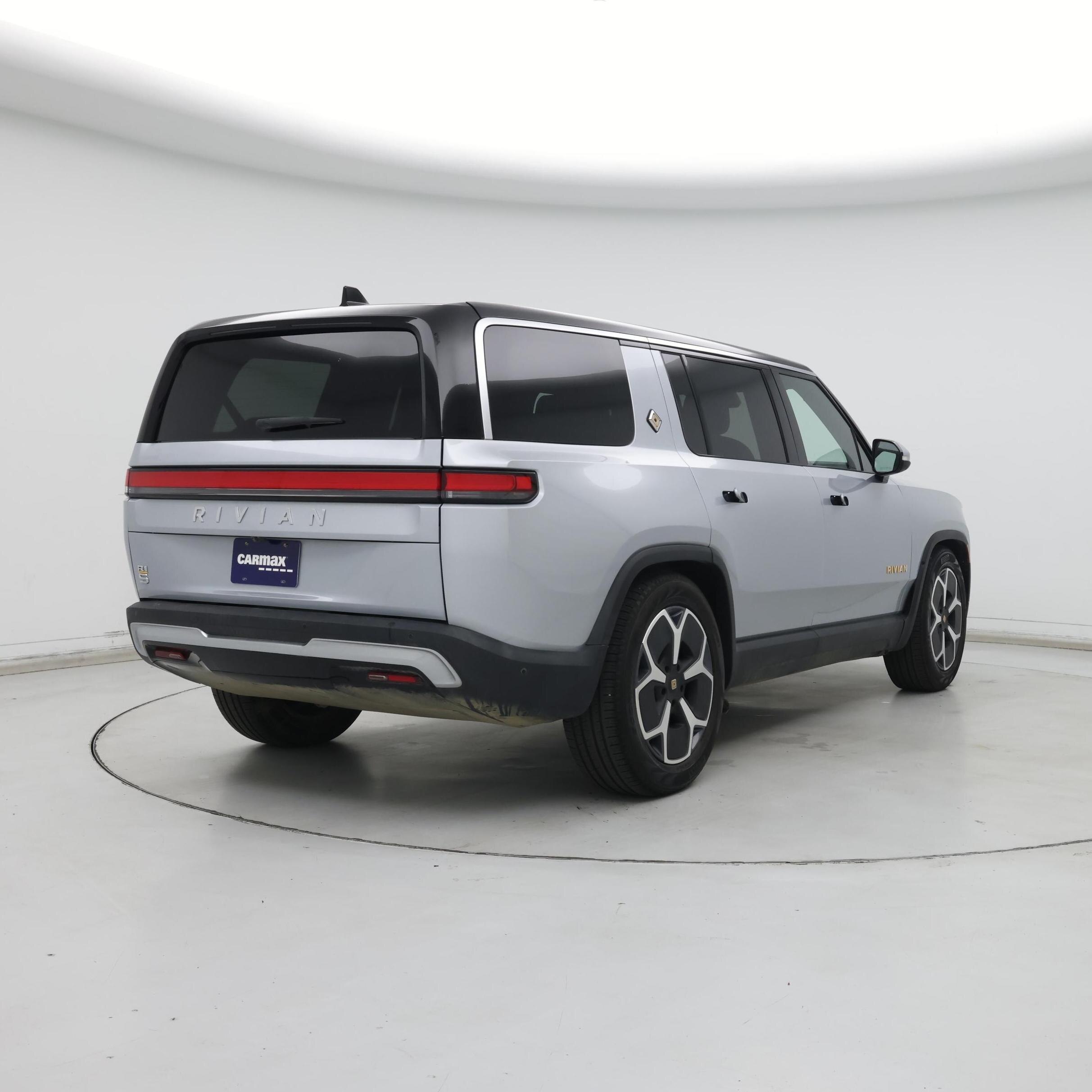 Thumbnail: 2024 Rivian R1S - 8