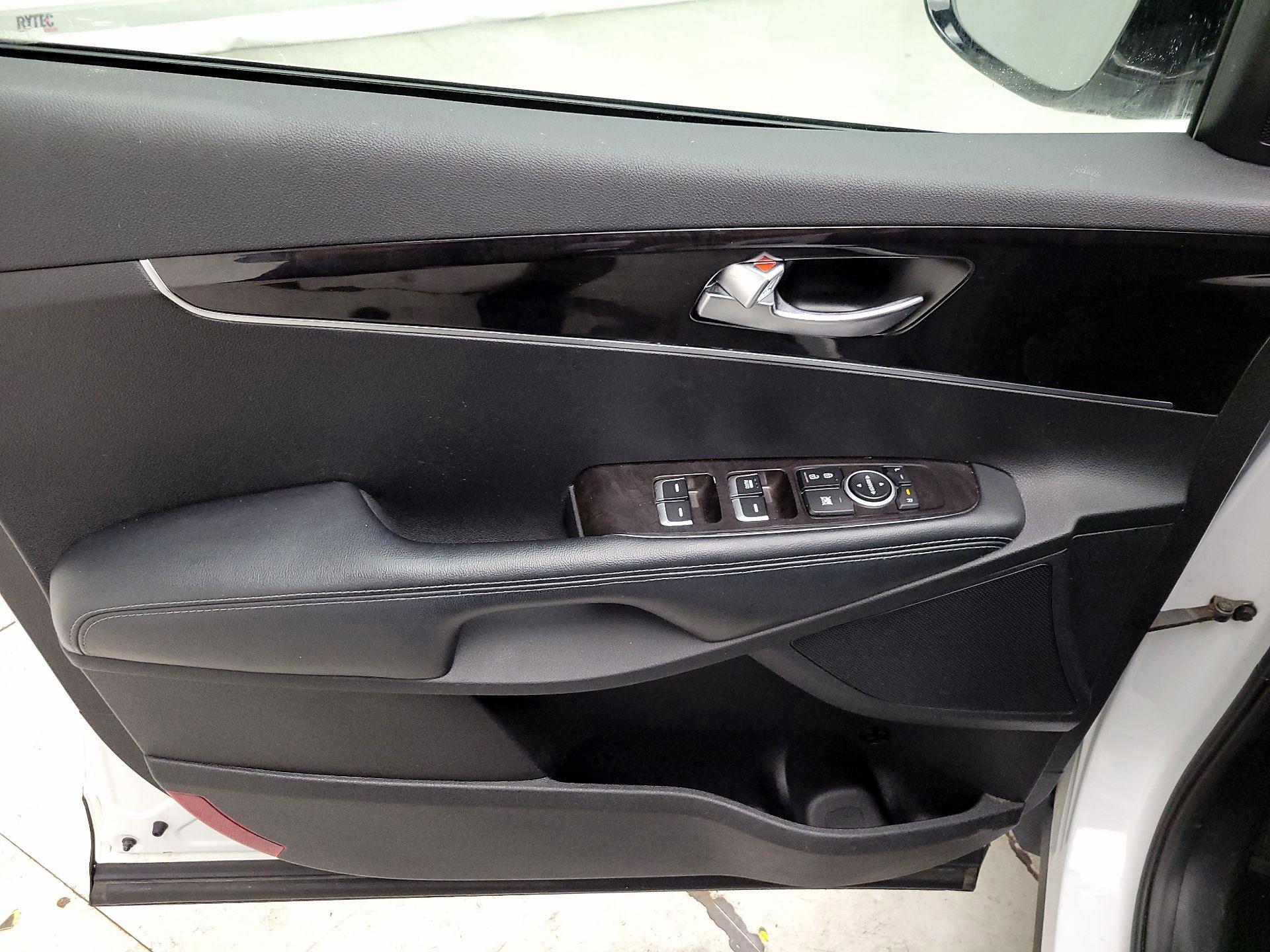 Thumbnail: 2018 Kia Sorento - 10