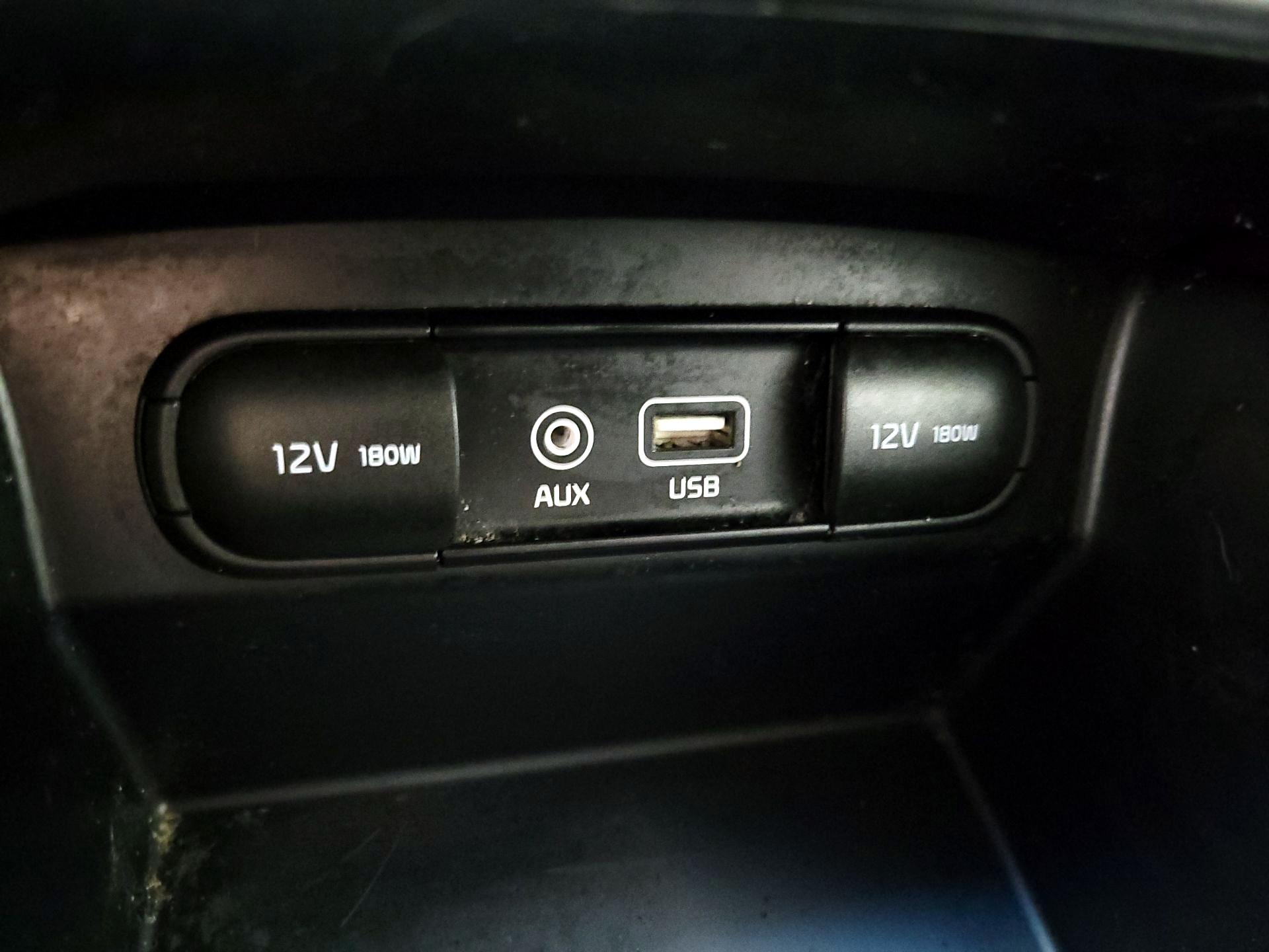 Thumbnail: 2018 Kia Sorento - 16