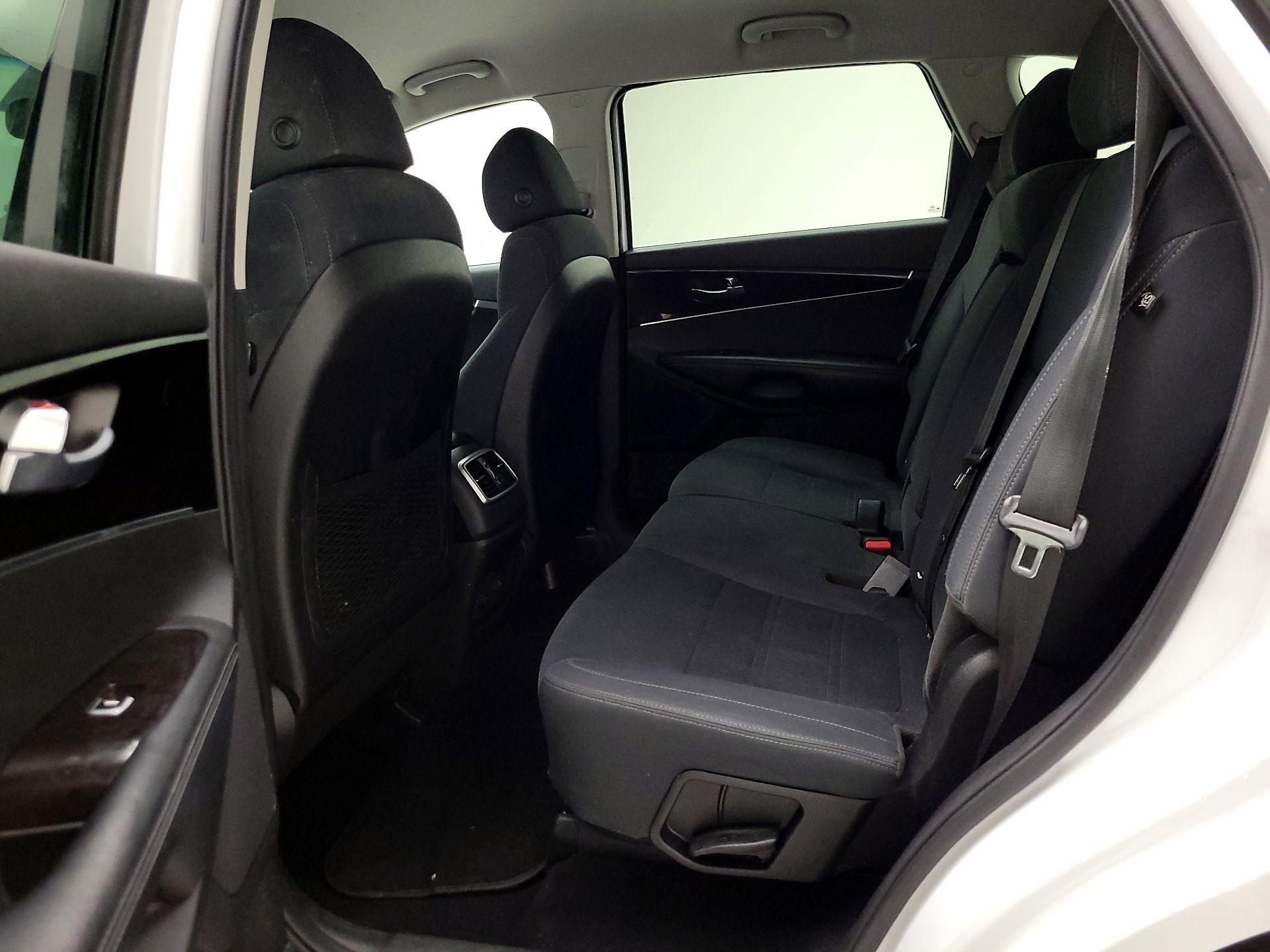 Thumbnail: 2018 Kia Sorento - 17