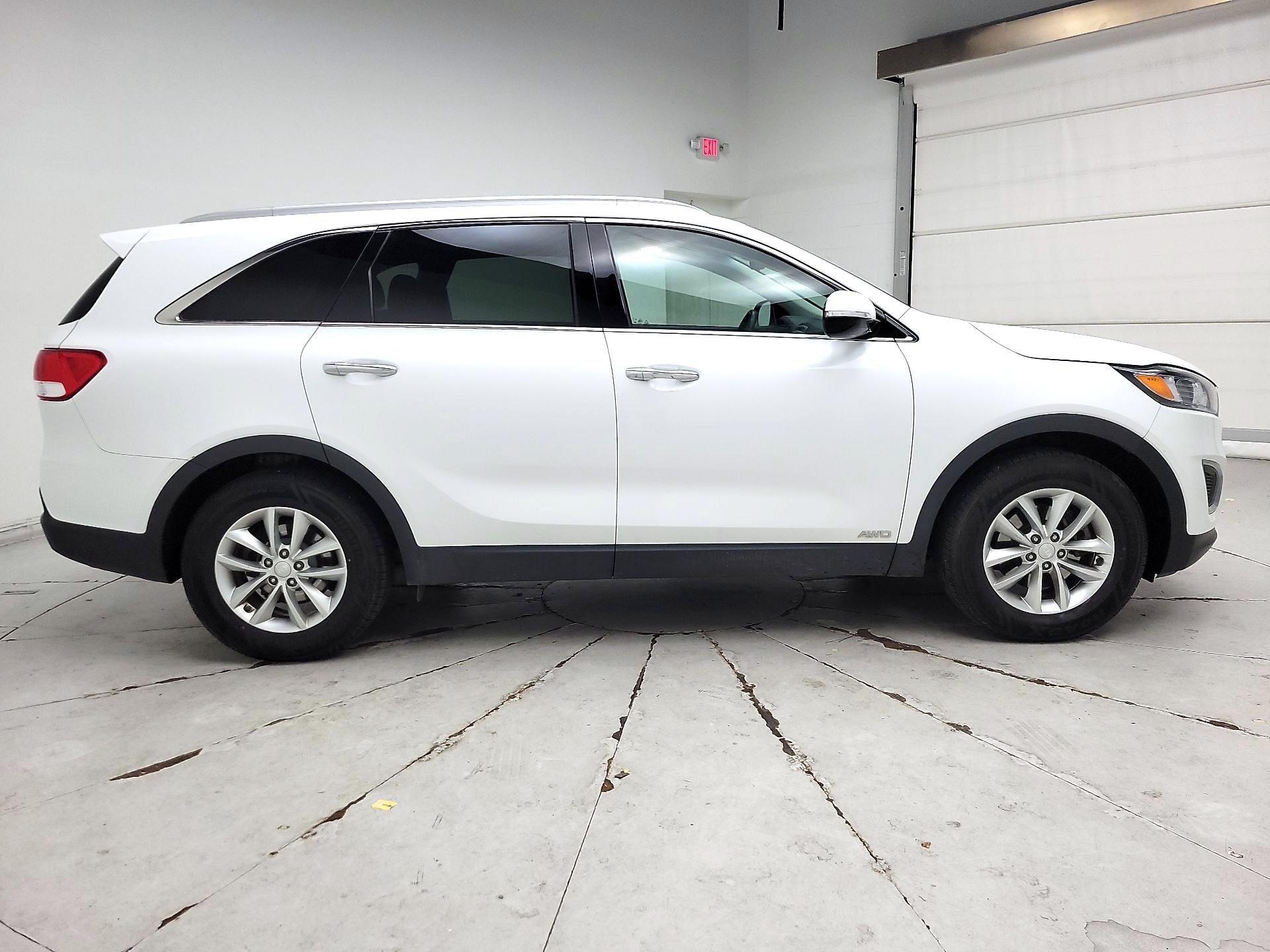 Thumbnail: 2018 Kia Sorento - 4