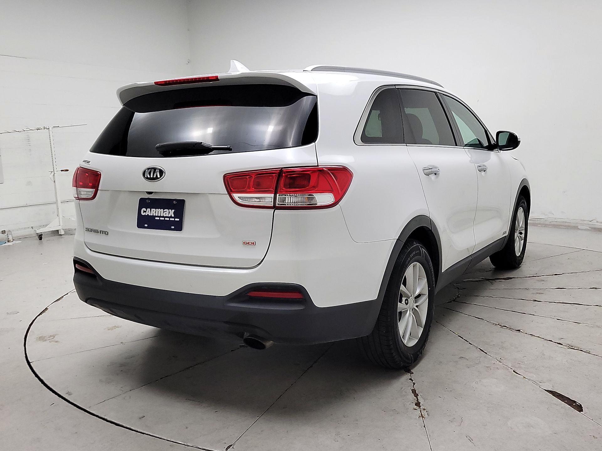 Thumbnail: 2018 Kia Sorento - 5