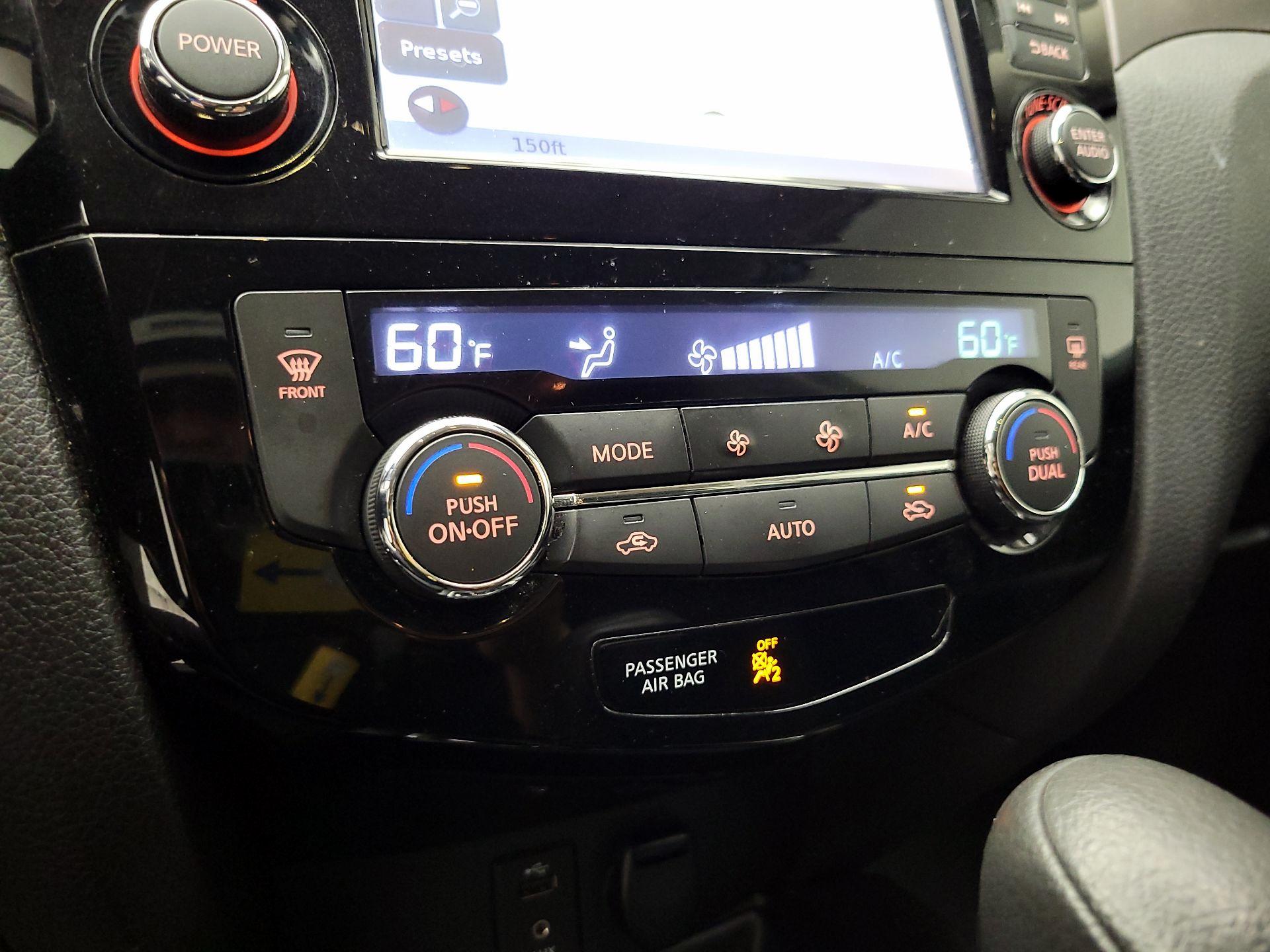 Thumbnail: 2015 Nissan Rogue - 17