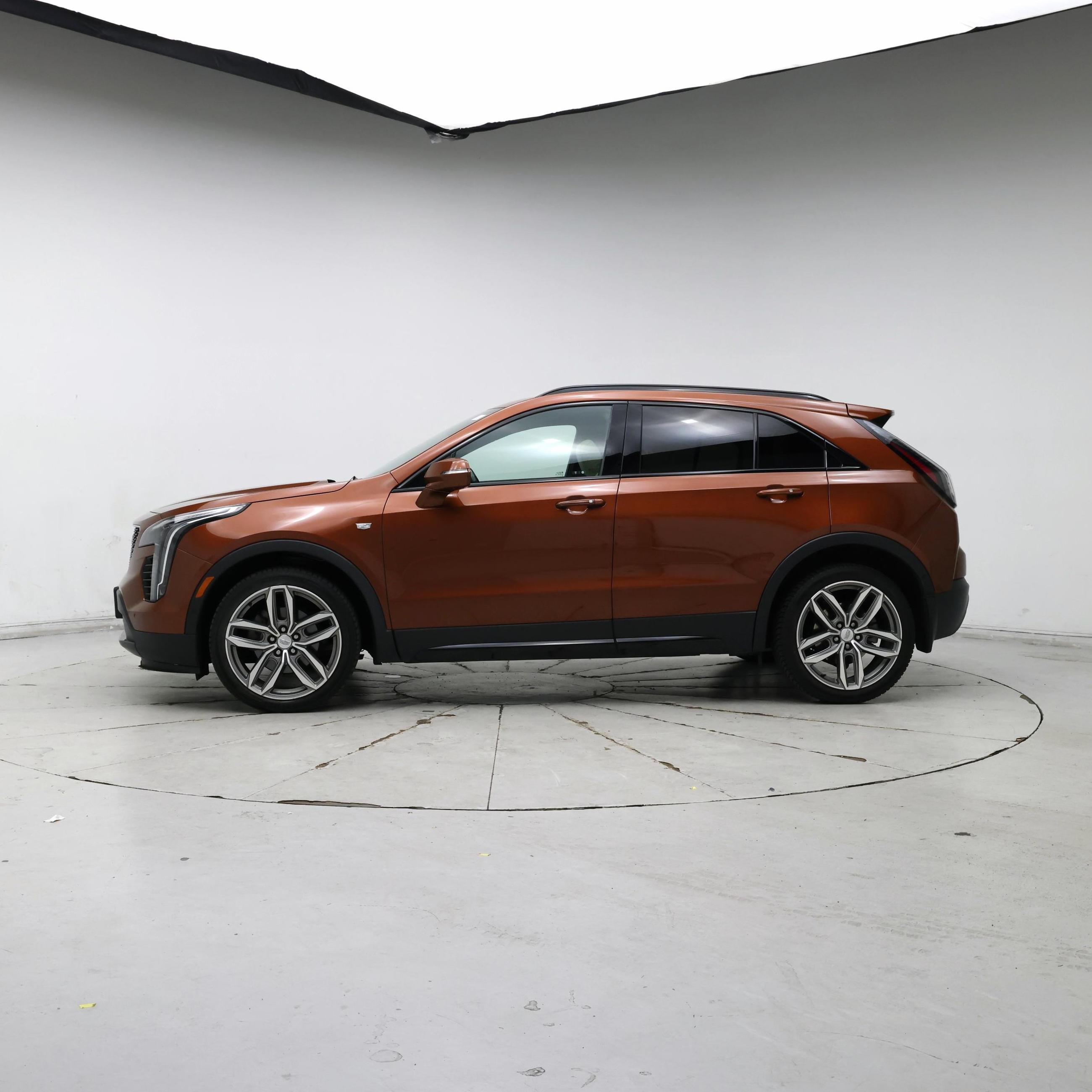 Thumbnail: 2019 Cadillac XT4 - 3