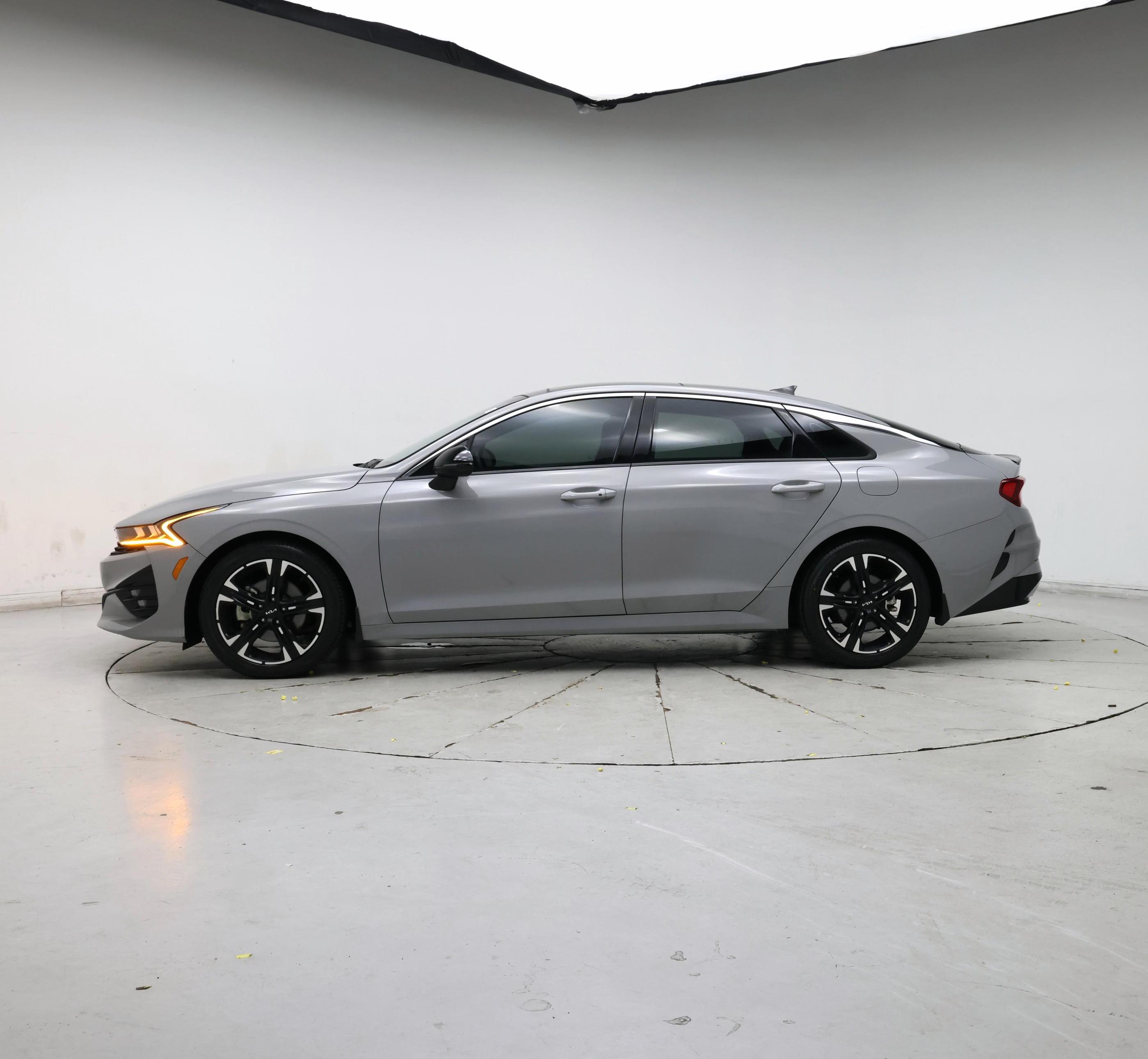 Thumbnail: 2023 Kia K5 - 3