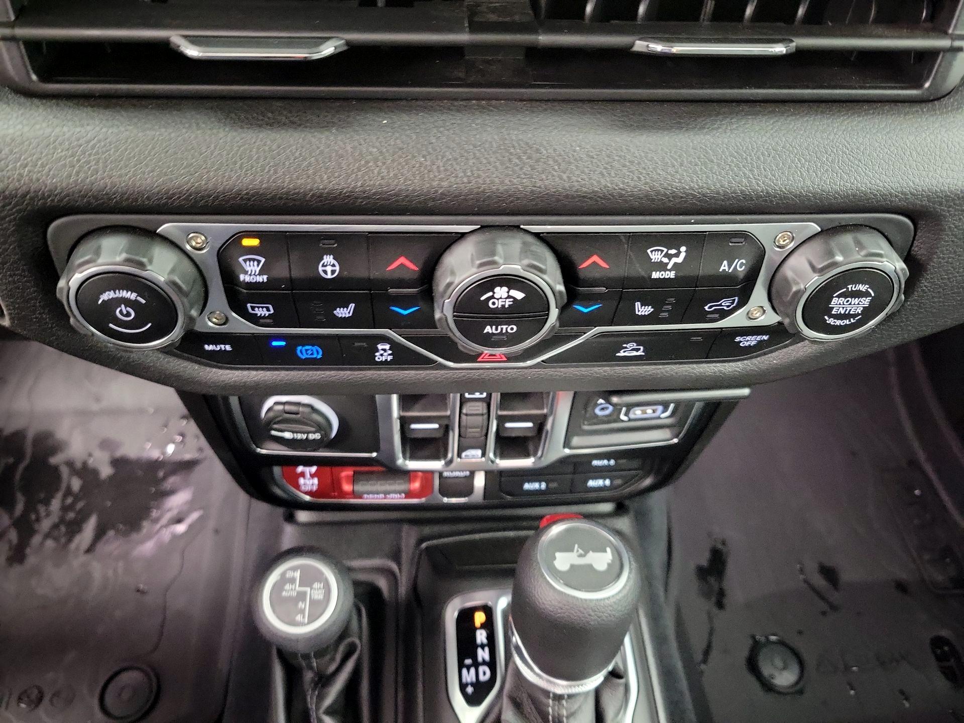 Thumbnail: 2025 Jeep Wrangler - 16