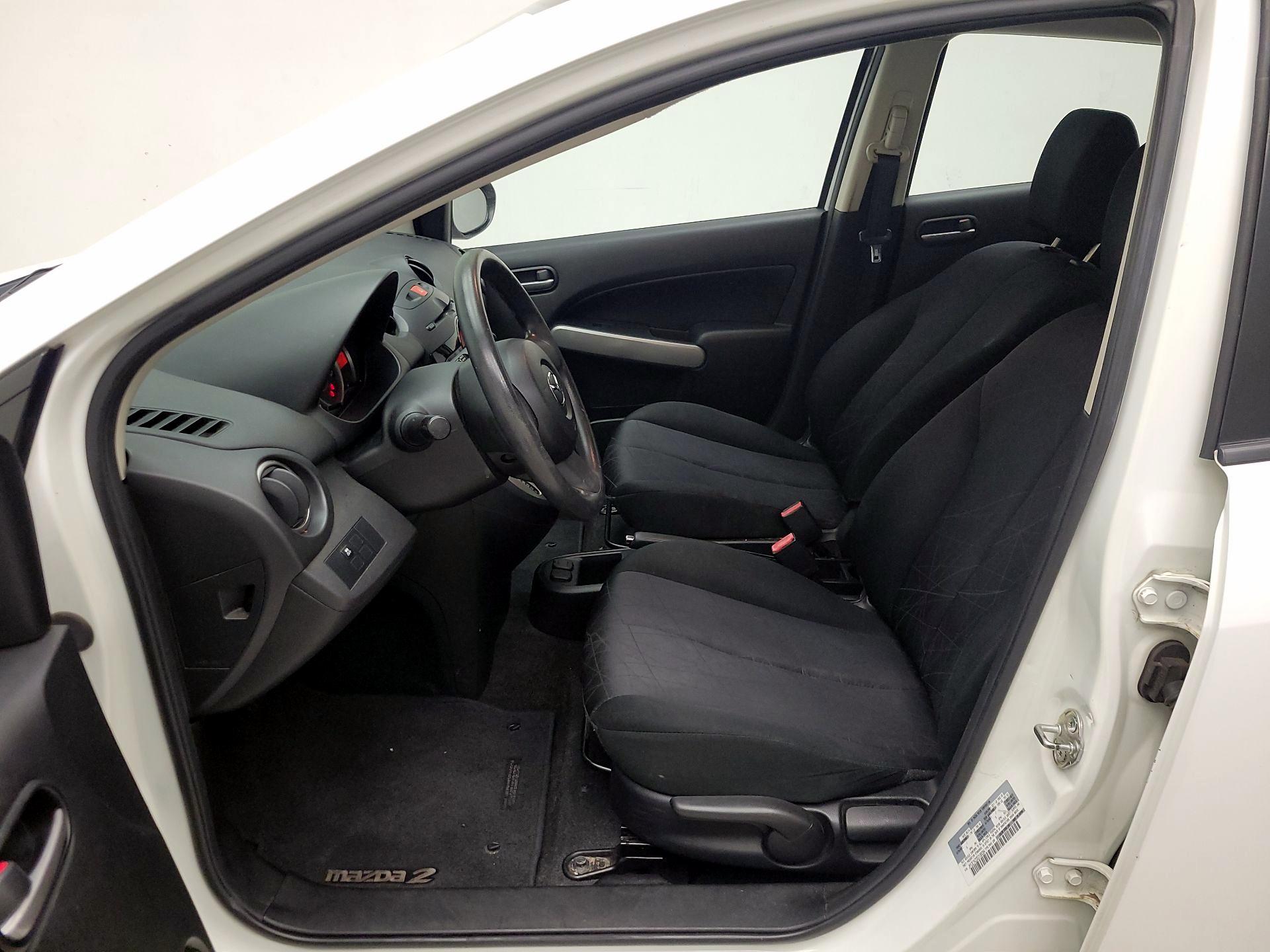 Thumbnail: 2014 Mazda Mazda2 - 11