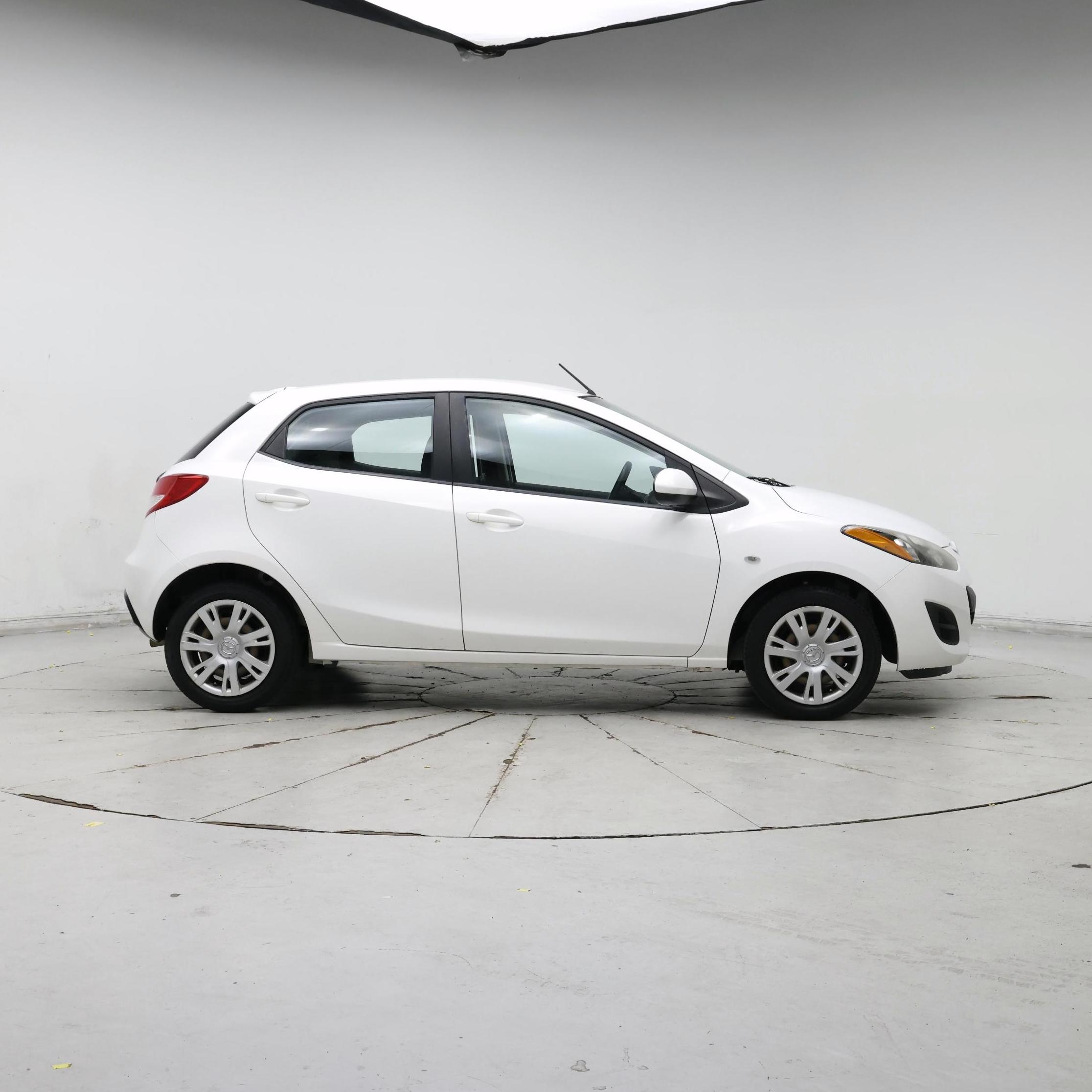 Thumbnail: 2014 Mazda Mazda2 - 7