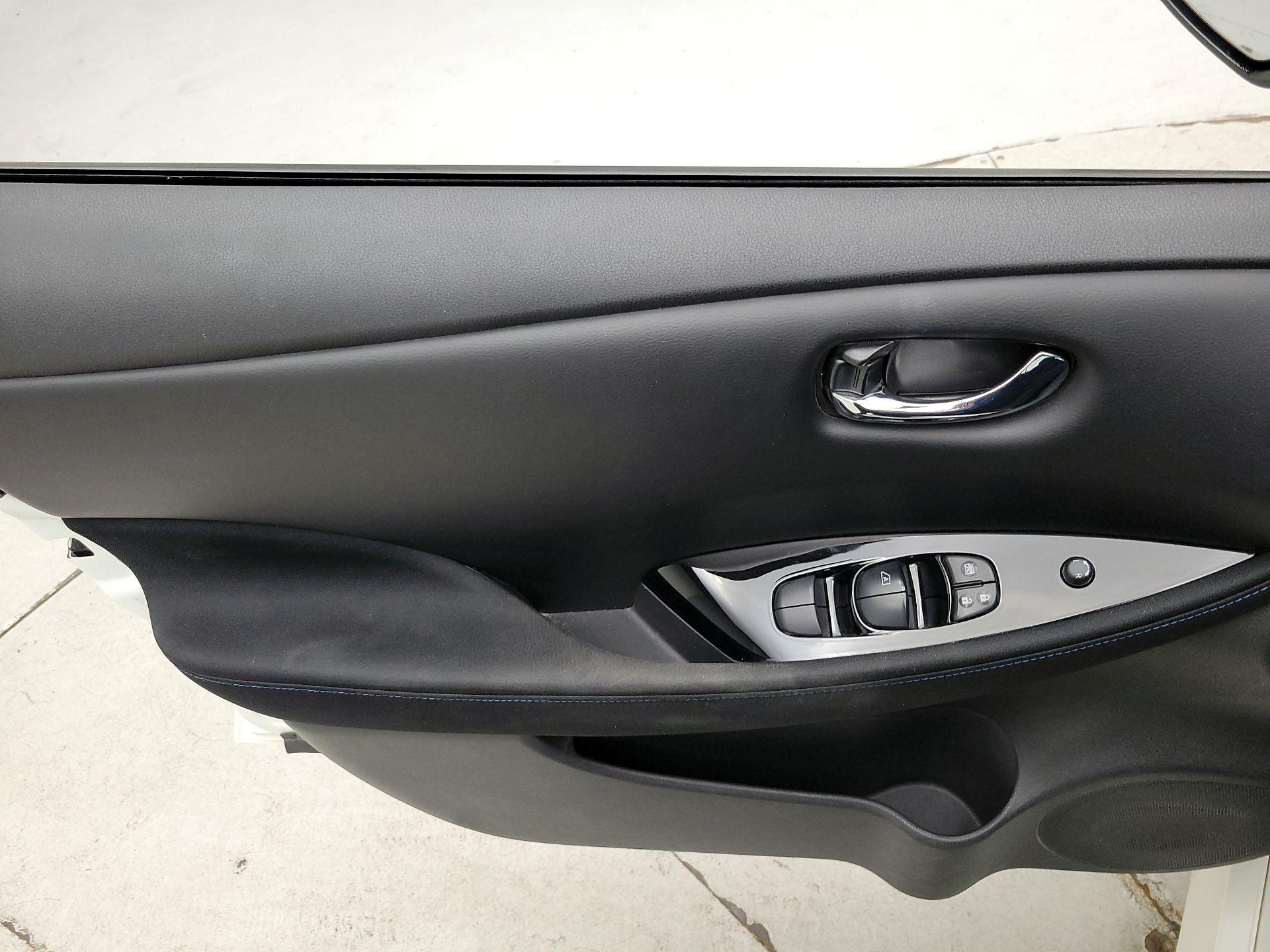 Thumbnail: 2019 Nissan Leaf - 12