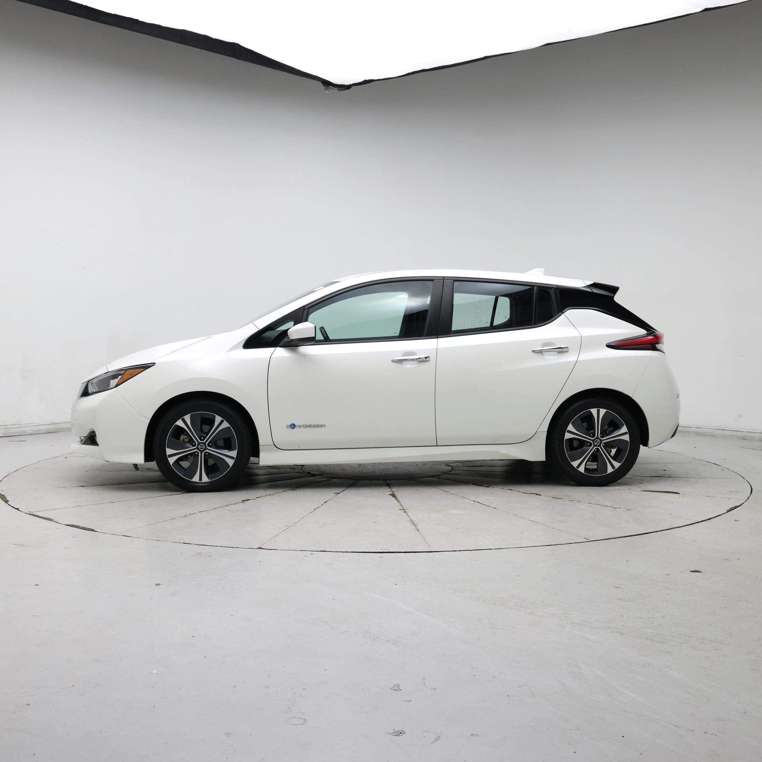 Thumbnail: 2019 Nissan Leaf - 3