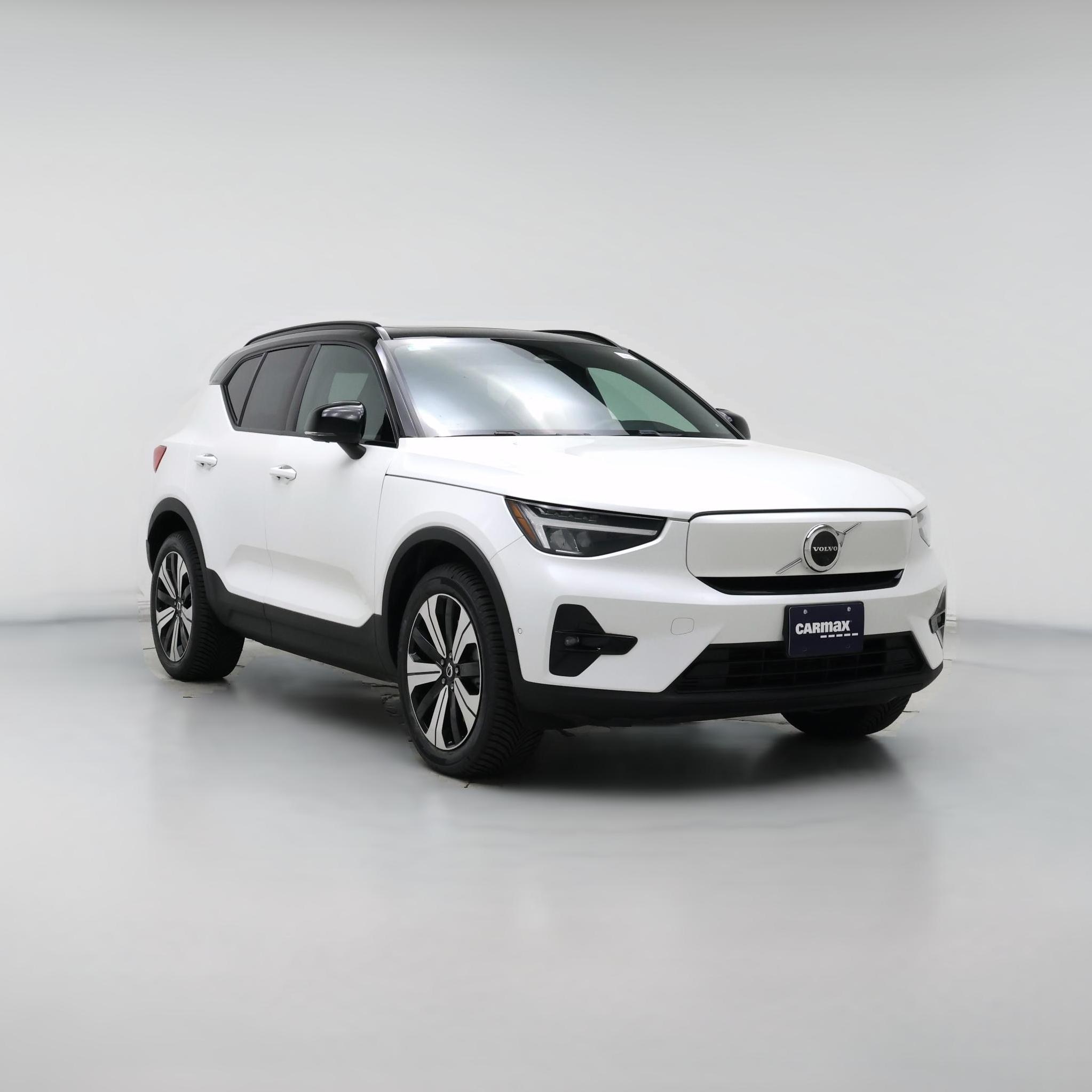 Thumbnail: 2023 Volvo XC40 - 1