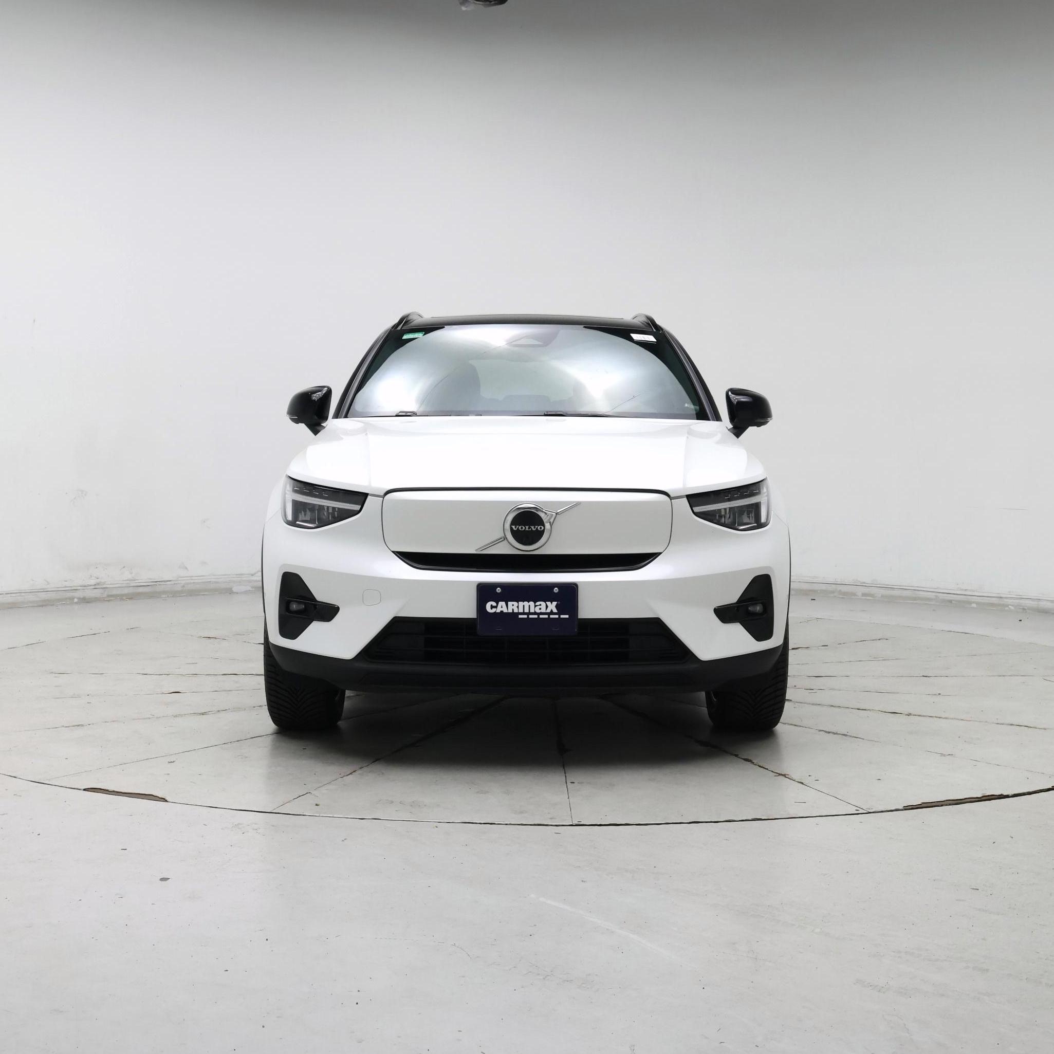 Thumbnail: 2023 Volvo XC40 - 5