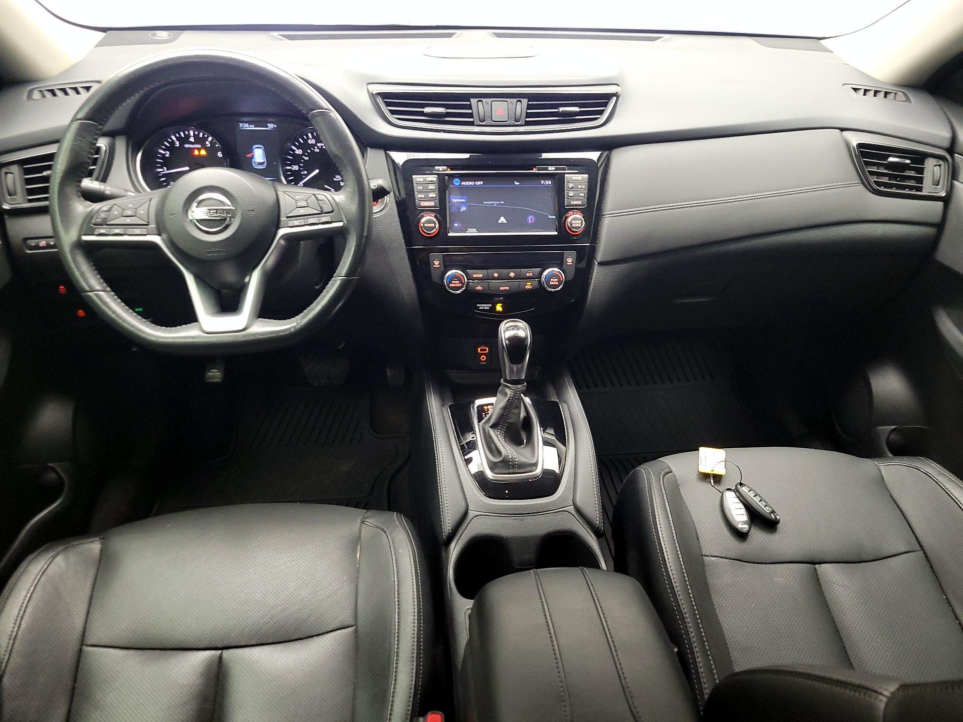 Thumbnail: 2017 Nissan Rogue - 9
