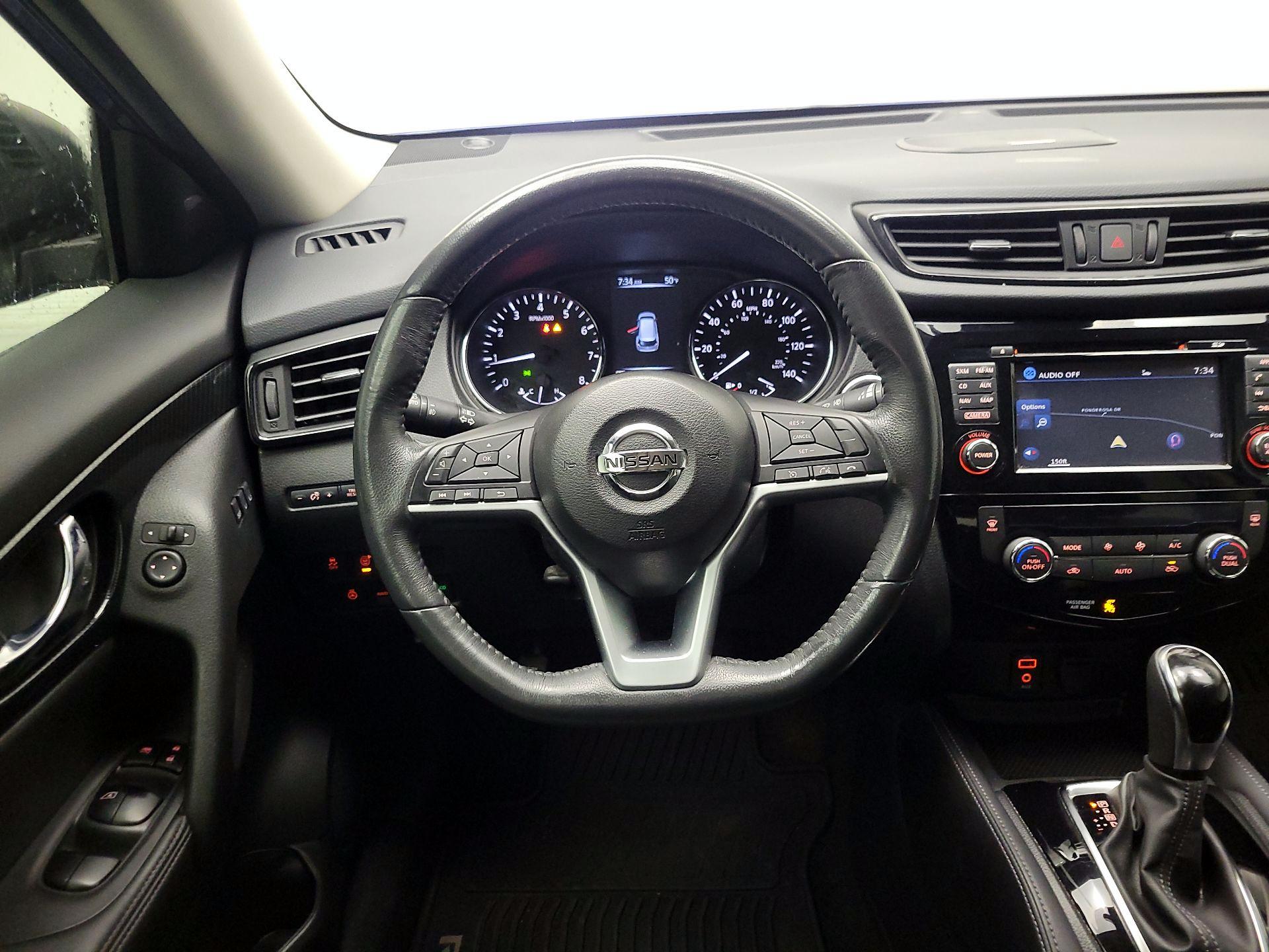 Thumbnail: 2017 Nissan Rogue - 10