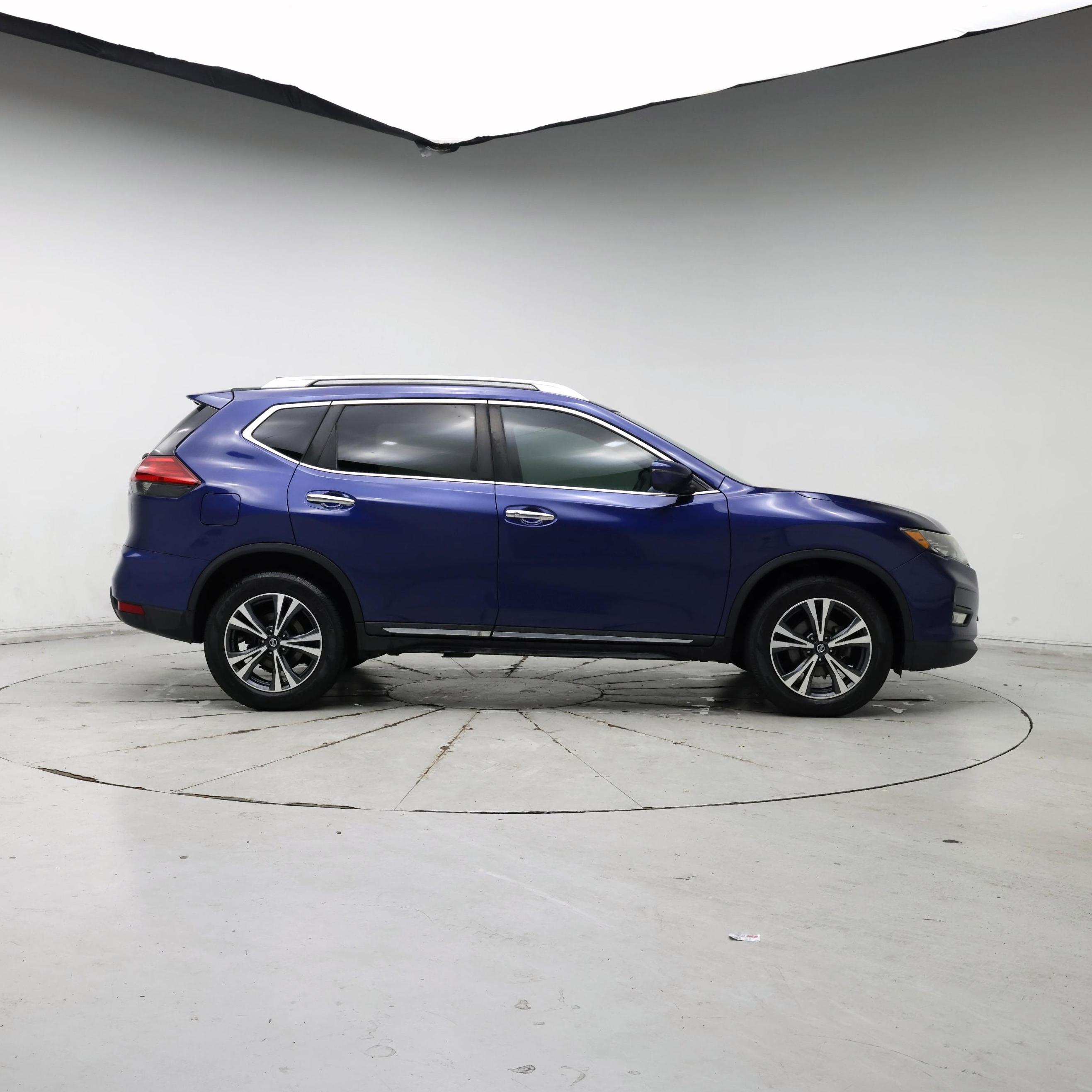 Thumbnail: 2017 Nissan Rogue - 7