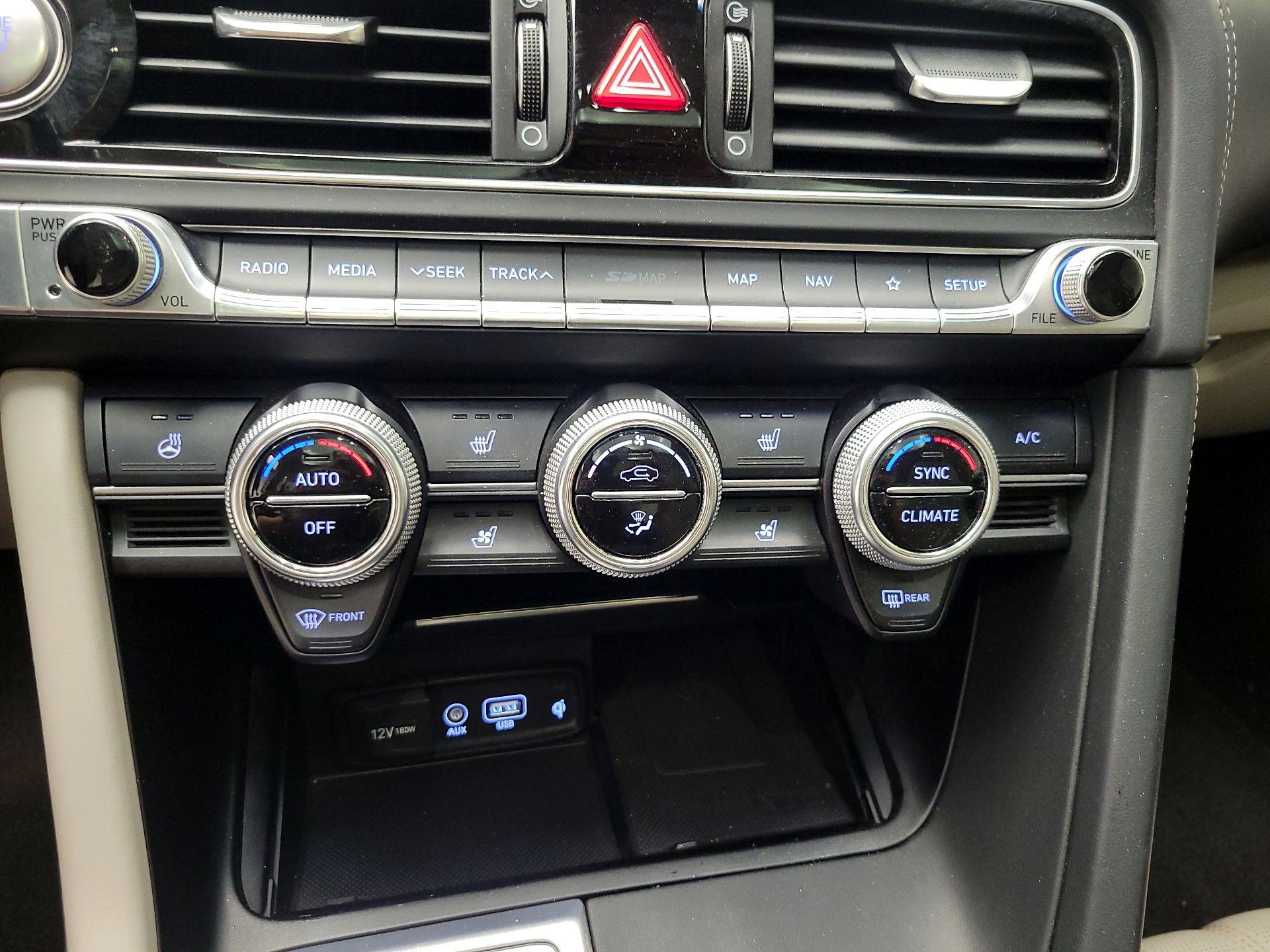 Thumbnail: 2019 Genesis G70 - 17