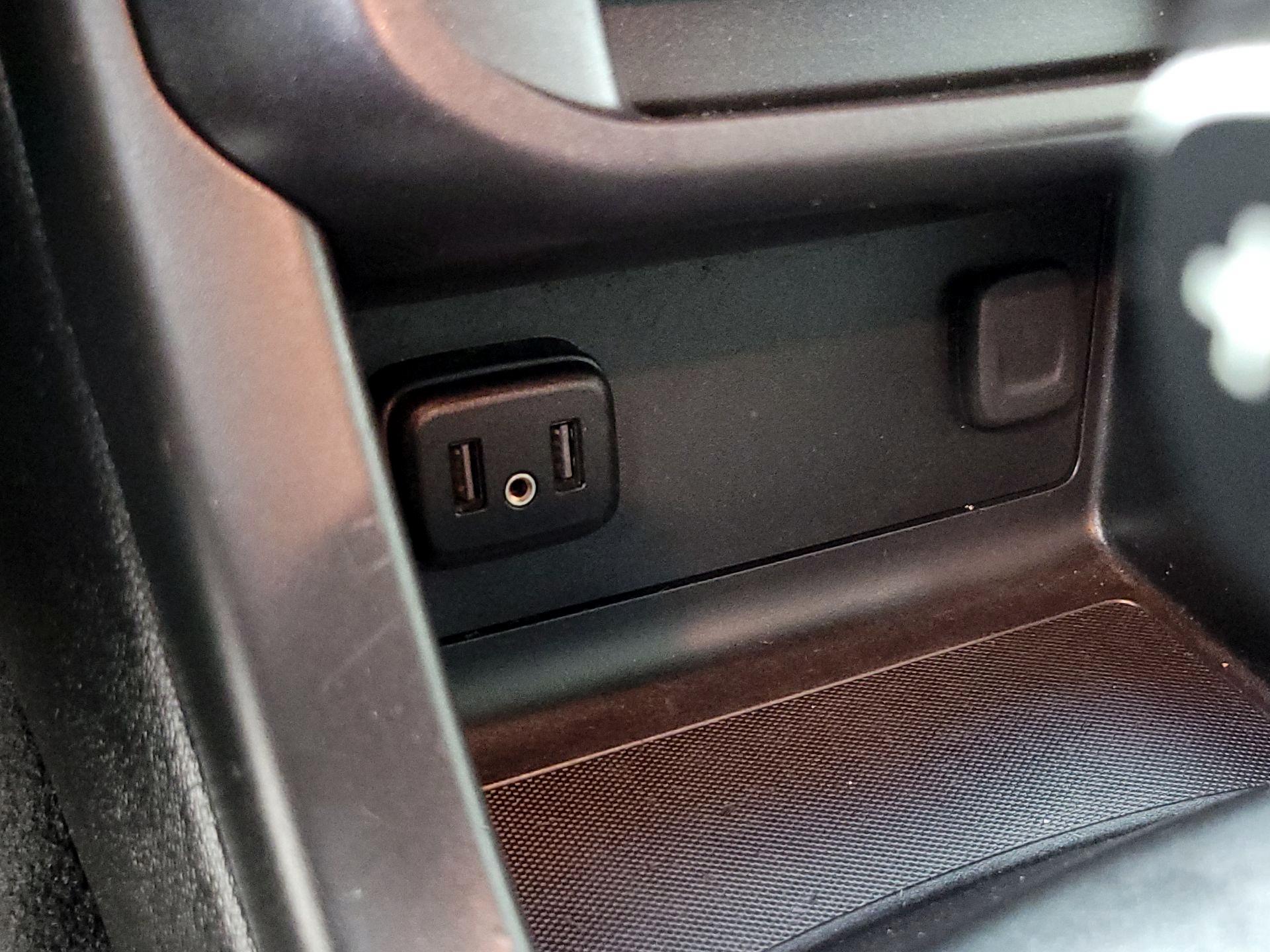 Thumbnail: 2021 Chevrolet Colorado - 18