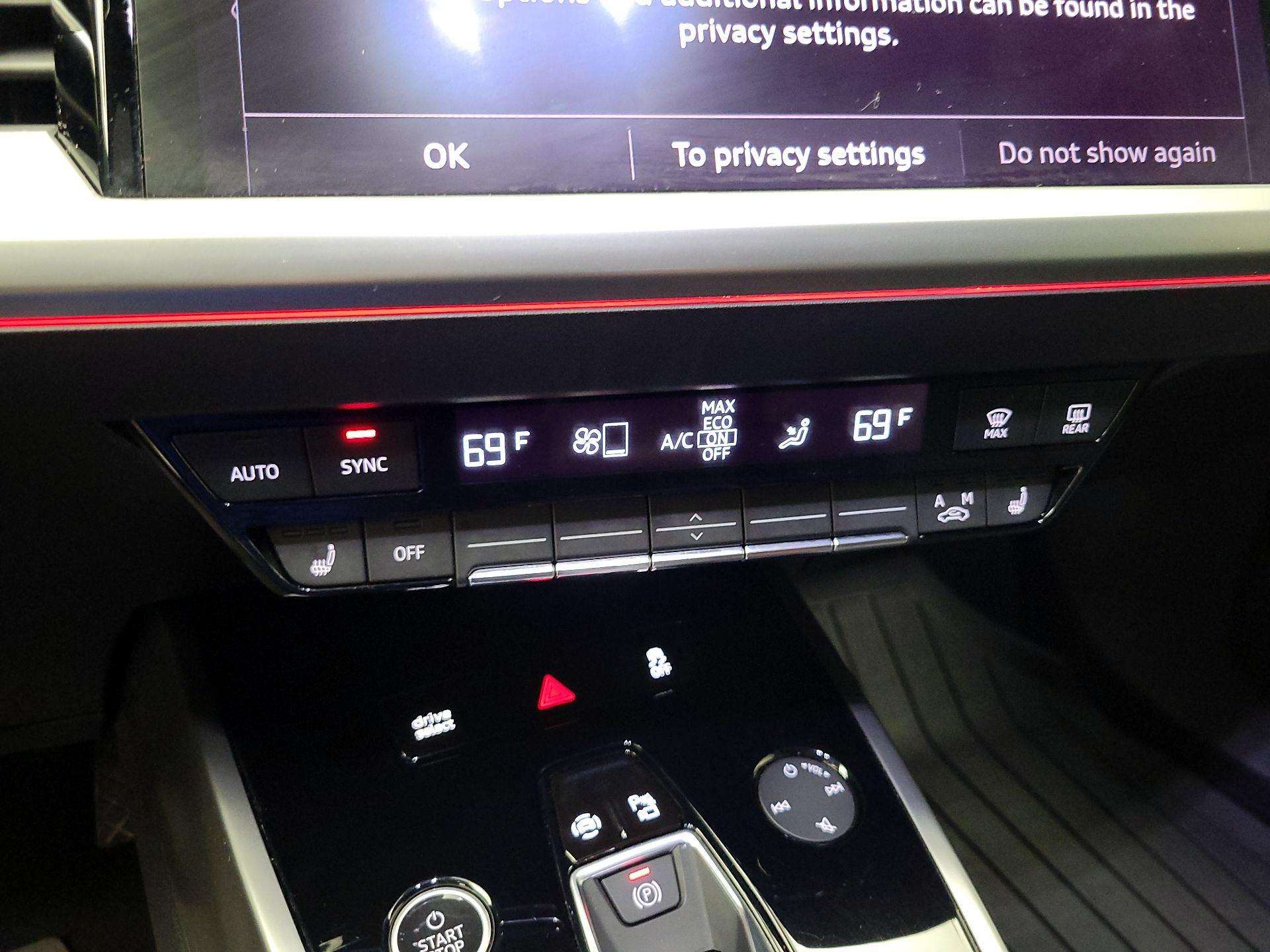 Thumbnail: 2023 Audi Q4 e-tron - 17