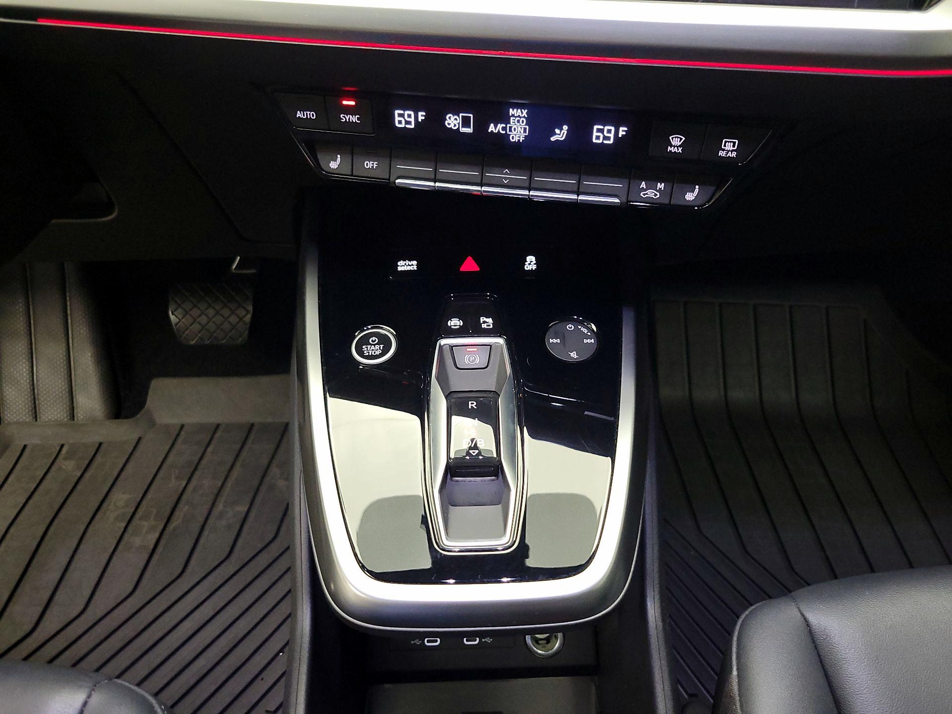 Thumbnail: 2023 Audi Q4 e-tron - 18