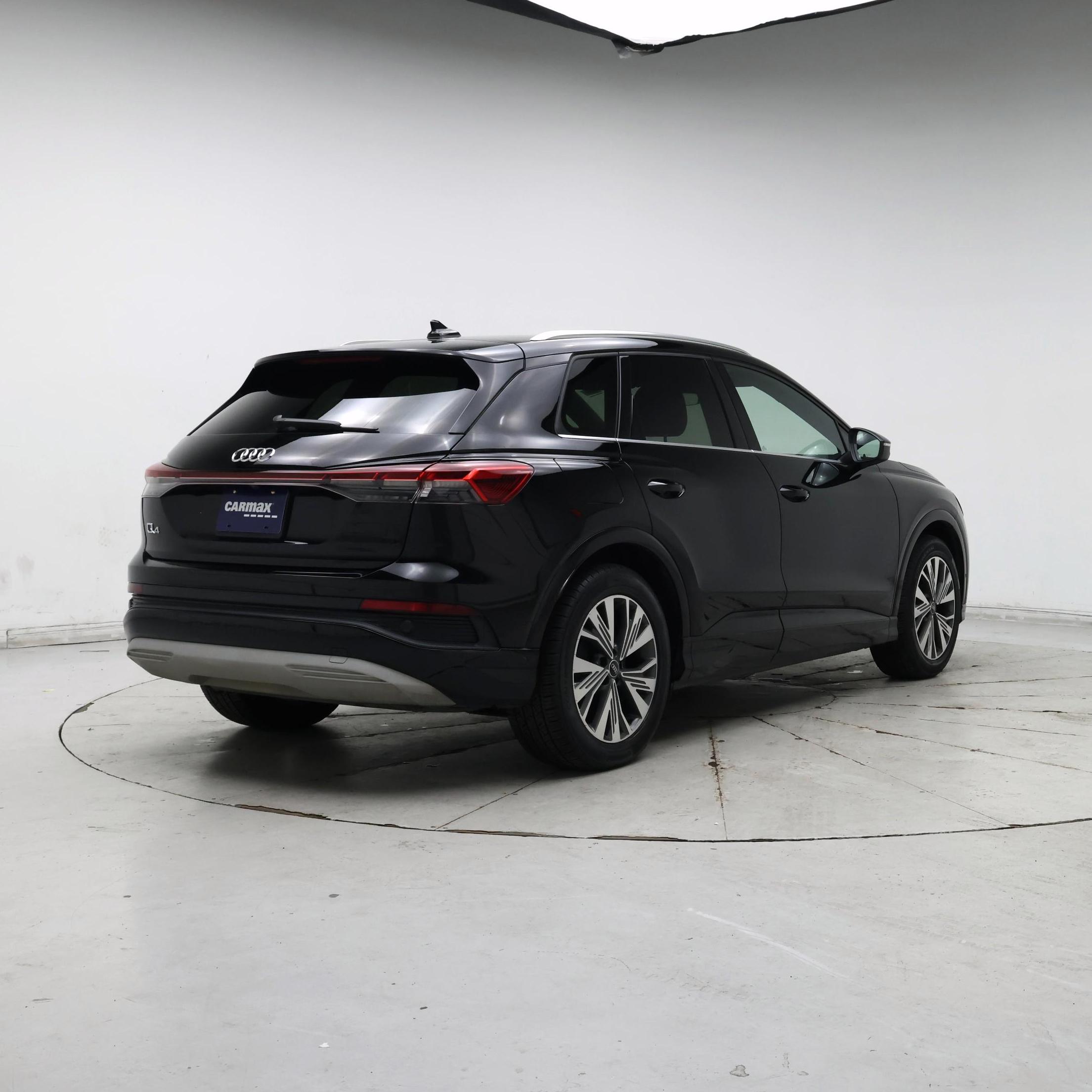Thumbnail: 2023 Audi Q4 e-tron - 8