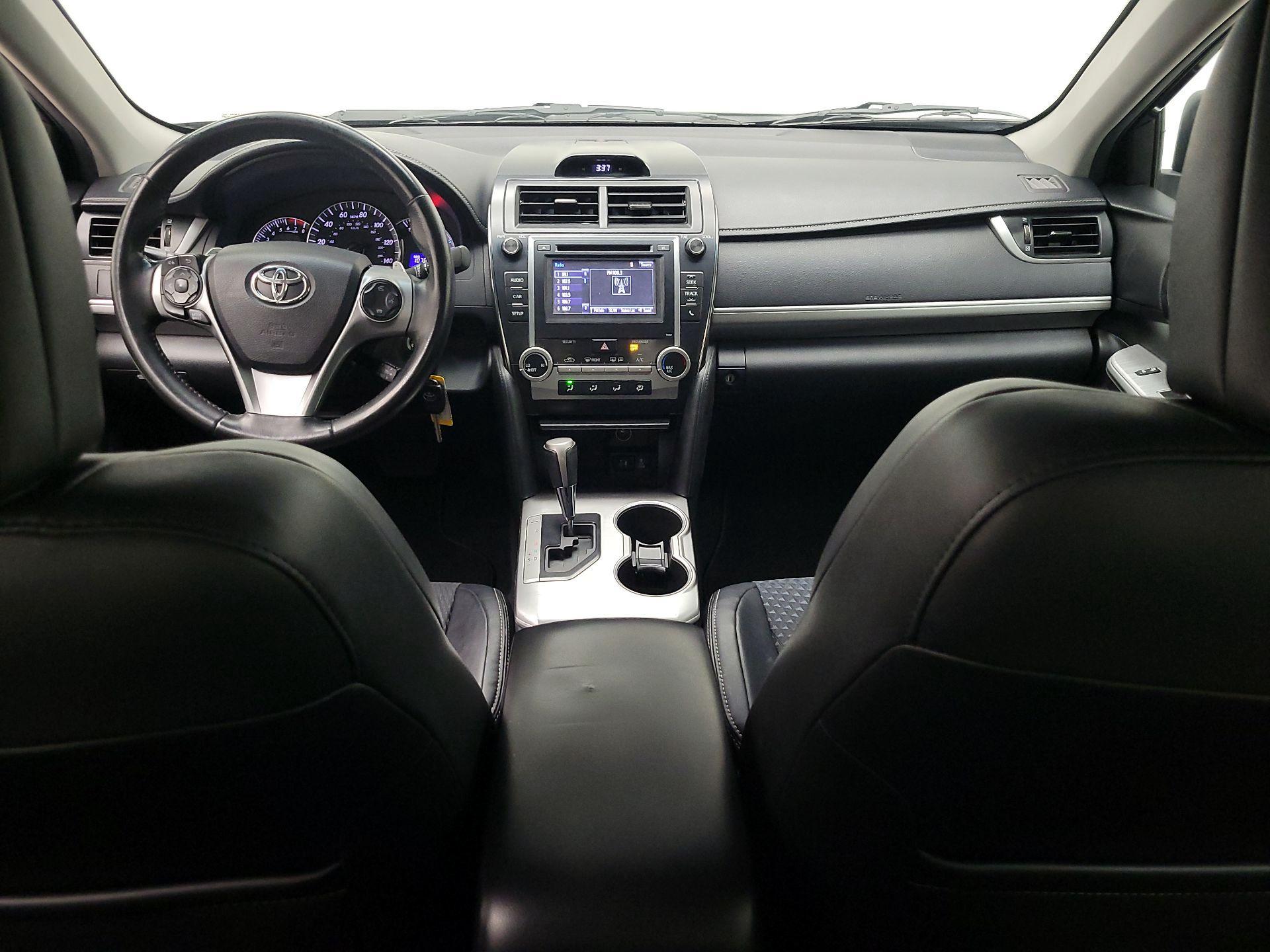 Thumbnail: 2014 Toyota Camry - 9