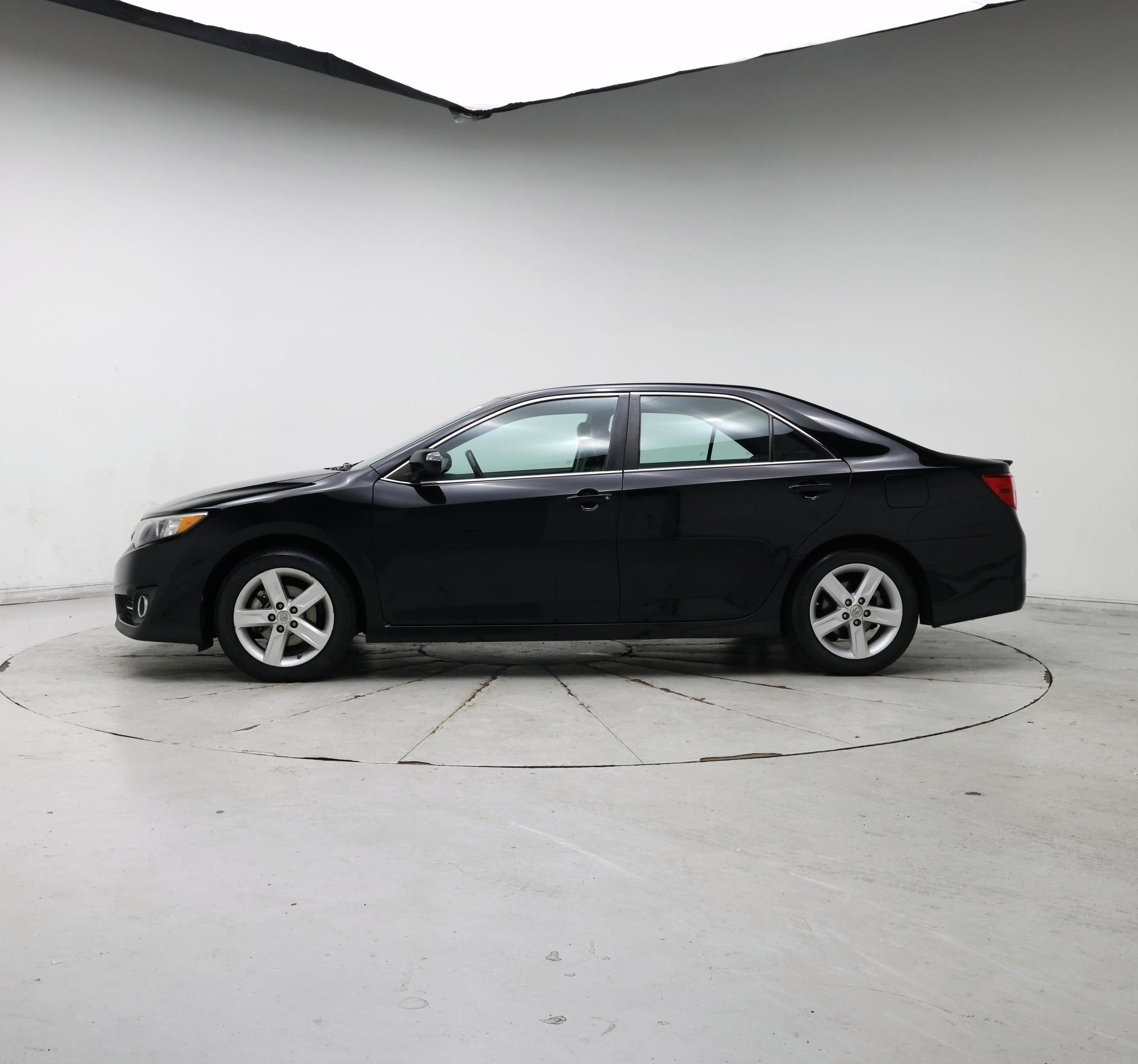 Thumbnail: 2014 Toyota Camry - 3