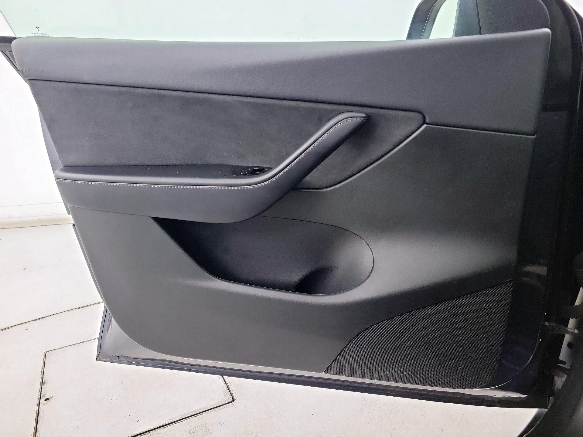 Thumbnail: 2021 Tesla Model Y - 12