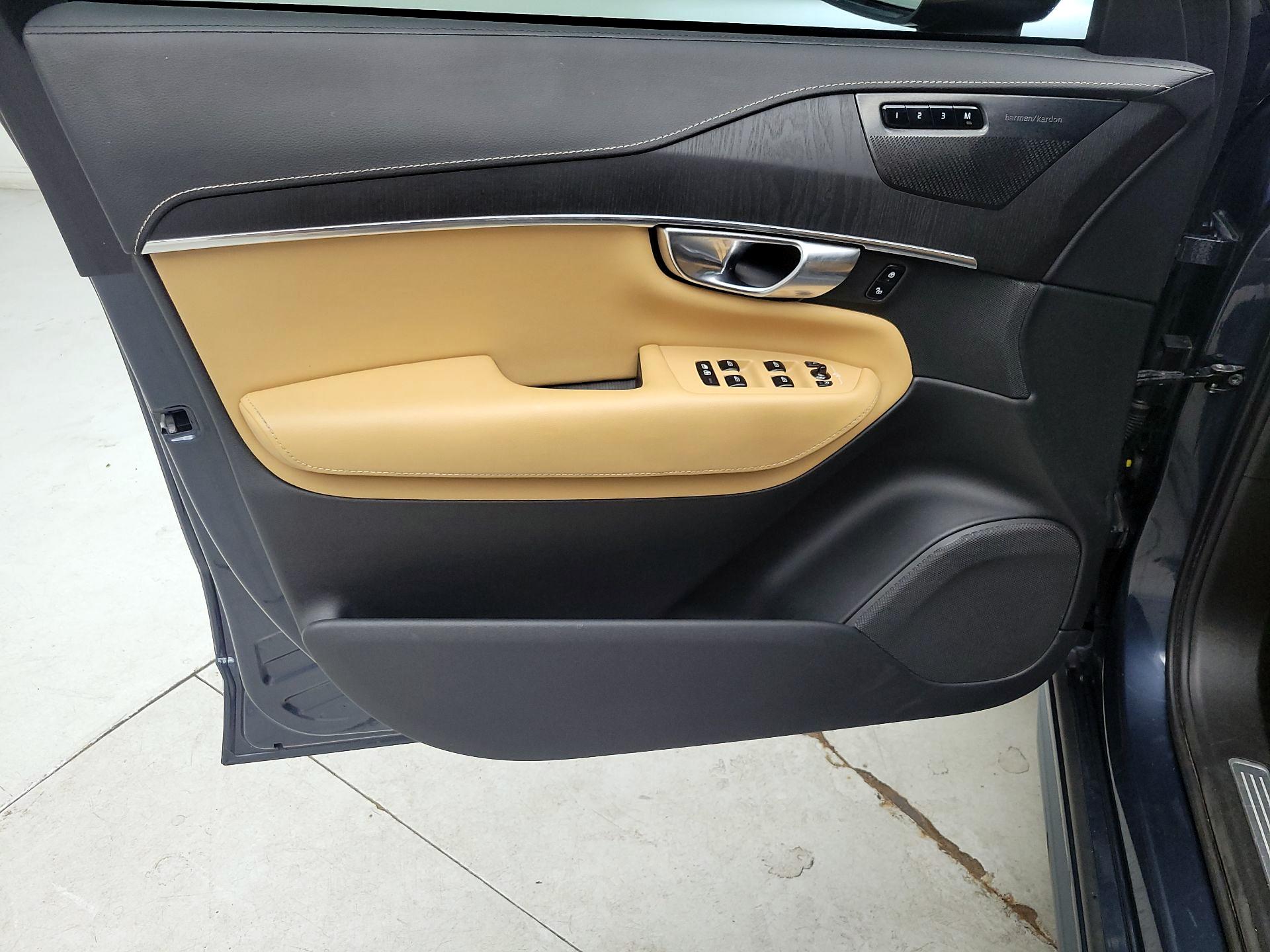 Thumbnail: 2021 Volvo XC90 - 12
