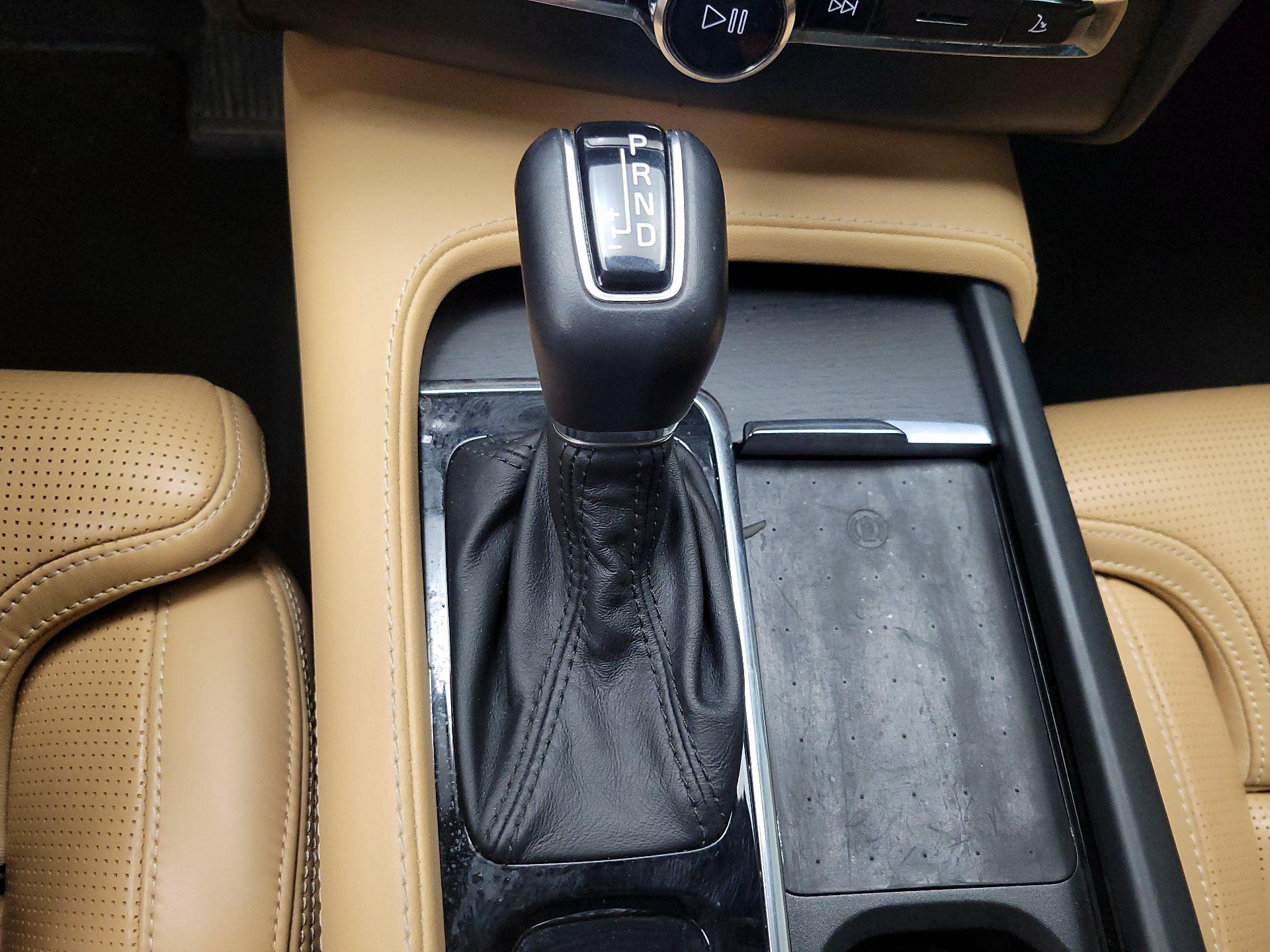 Thumbnail: 2021 Volvo XC90 - 18